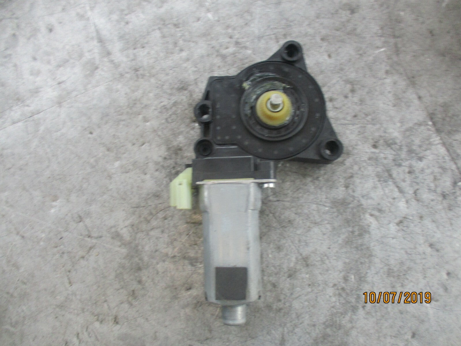 KIA CARENS RS (MK1) NSF PASSENGER SIDE FRONT WINDOW MOTOR