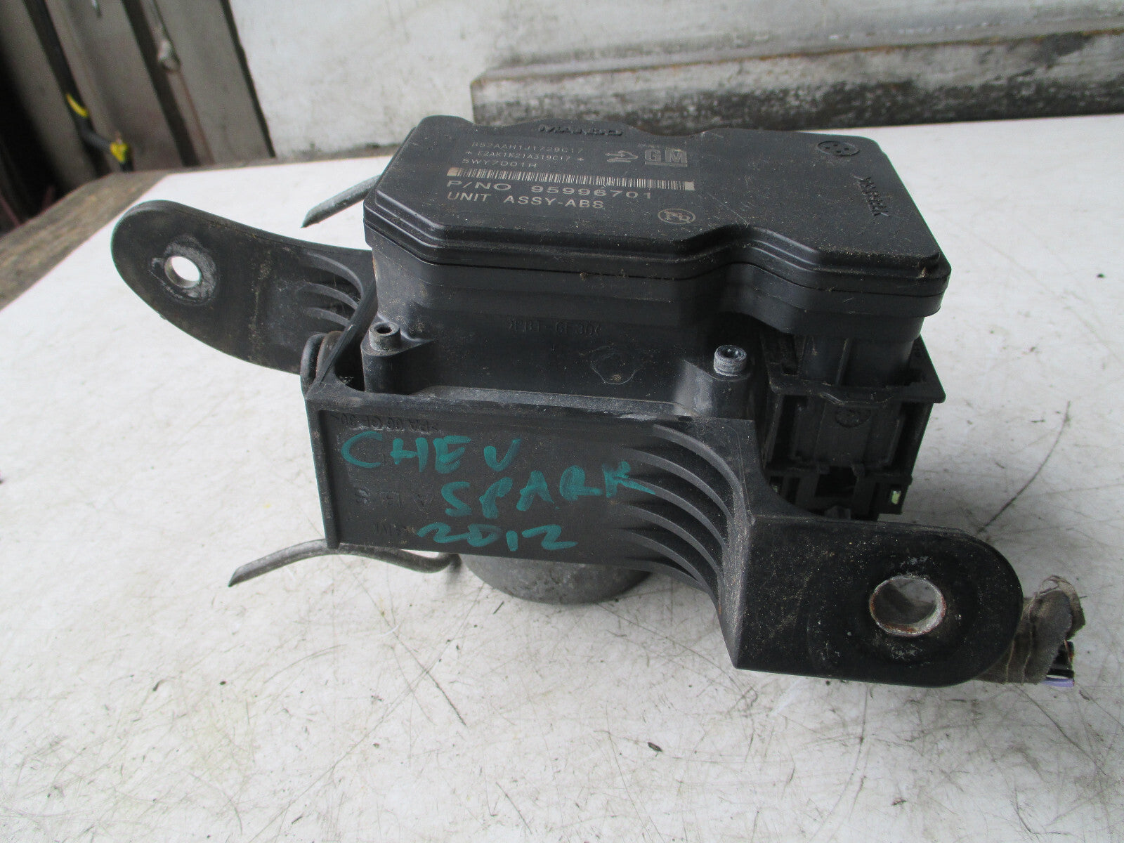 CHEVROLET SPARK 2010 ABS PUMP & MODULATOR 95996701