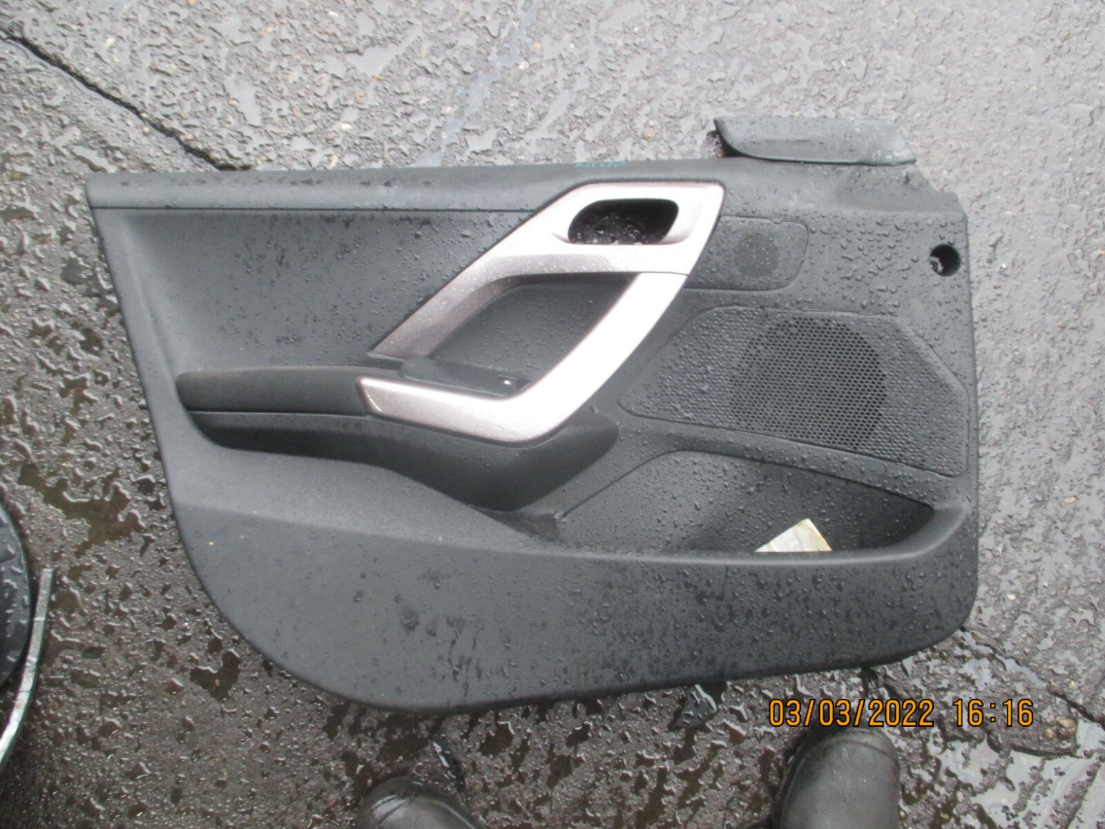 PEUGEOT 2008 2014 5DR NSF PASSENGER SIDE FRONT DOOR CARD 98029870ZD