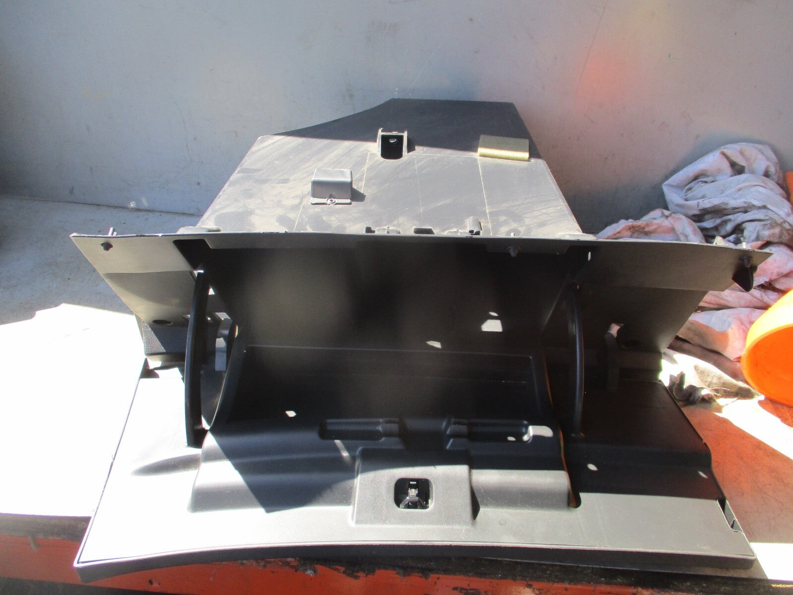 2012 NISSAN QASHQAI J10 GLOVE BOX FRONT DASHBOARD STORAGE COMPARTMENT 68520JD000