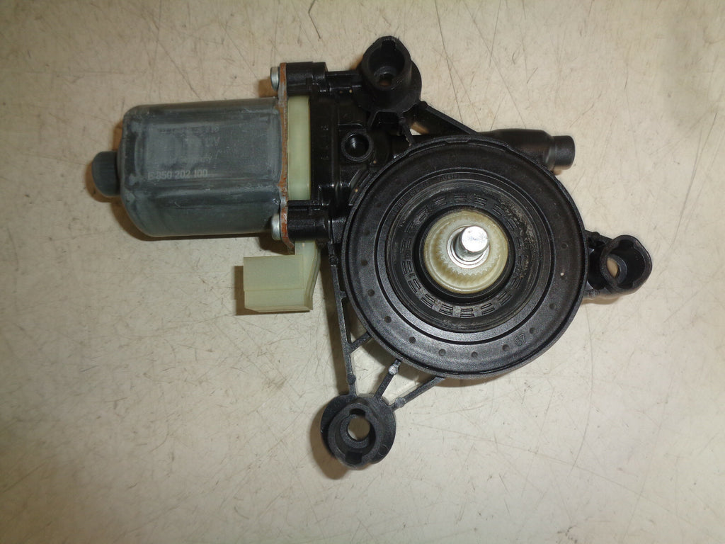 AUDI A3 2017 NSF PASSENGER SIDE FRONT DOOR WINDOW MOTOR 5Q0959802B