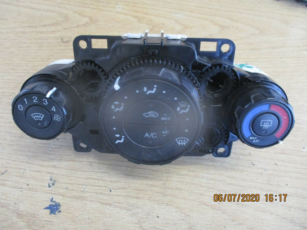 FORD FIESTA 2016 MK7 AIR CONDITIONING HEATER CONTROL 8A61 18549