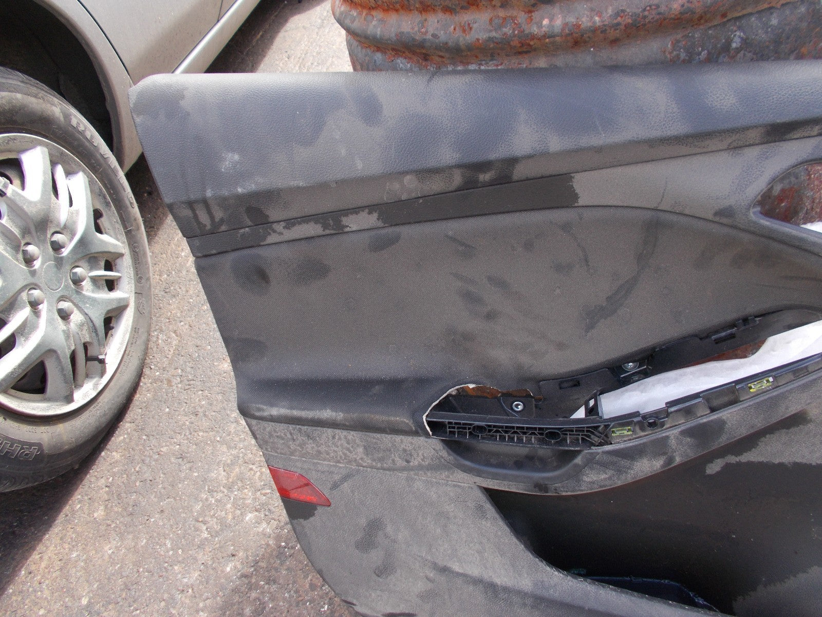 FORD FOCUS MK3 NSR PASSENGER SIDE FRONT DOOR CARD