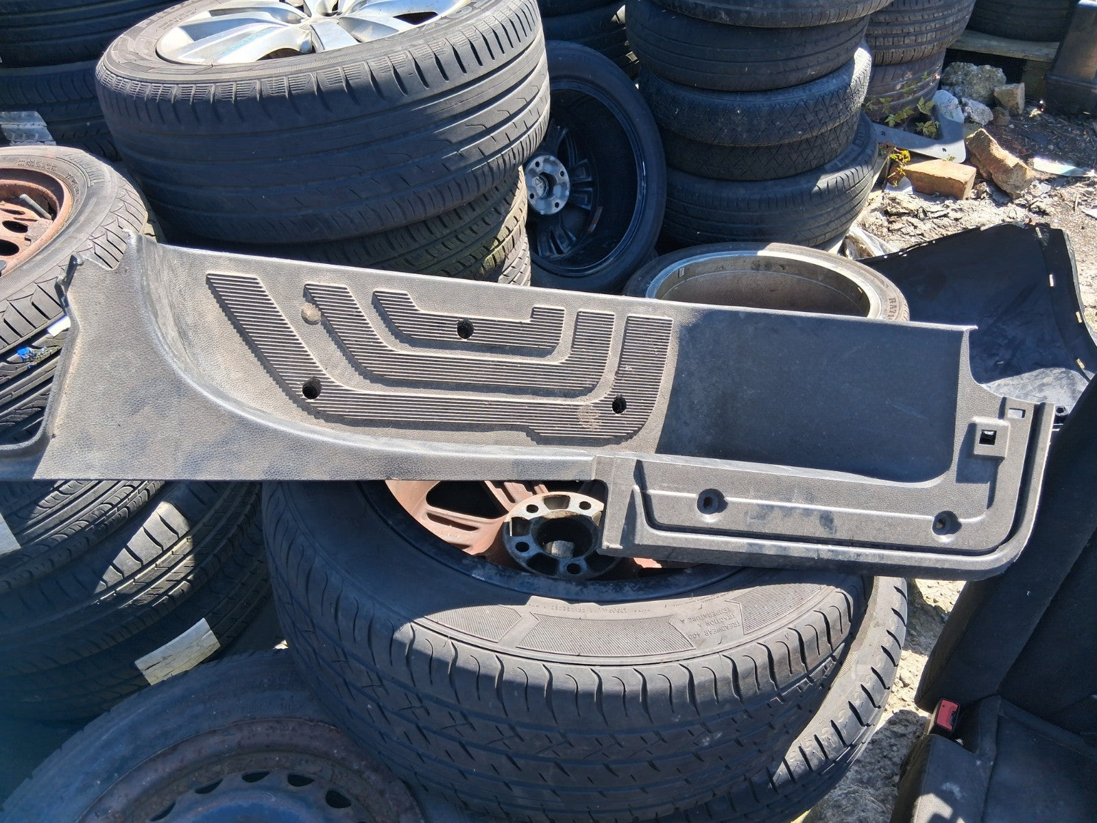 2021 MERCEDES BENZ SPRINTER W907 OSF DRIVER SIDE FRONT DOOR STEP A9106860100