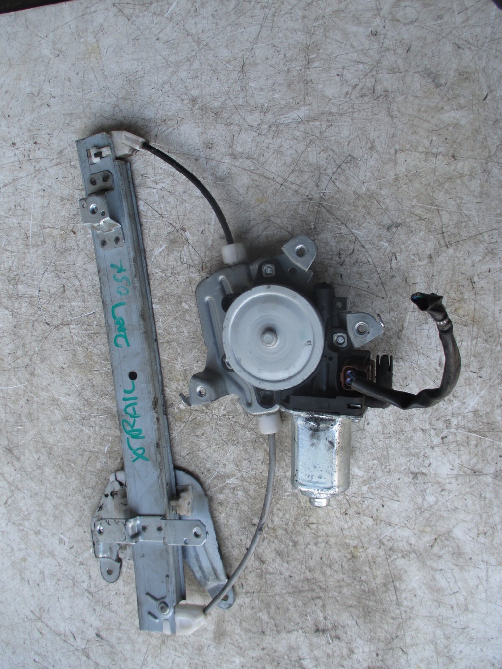NISSAN X TRAIL OSR DRIVER SIDE WINDOW MOTOR REGULATOR 807308991C 2174075A