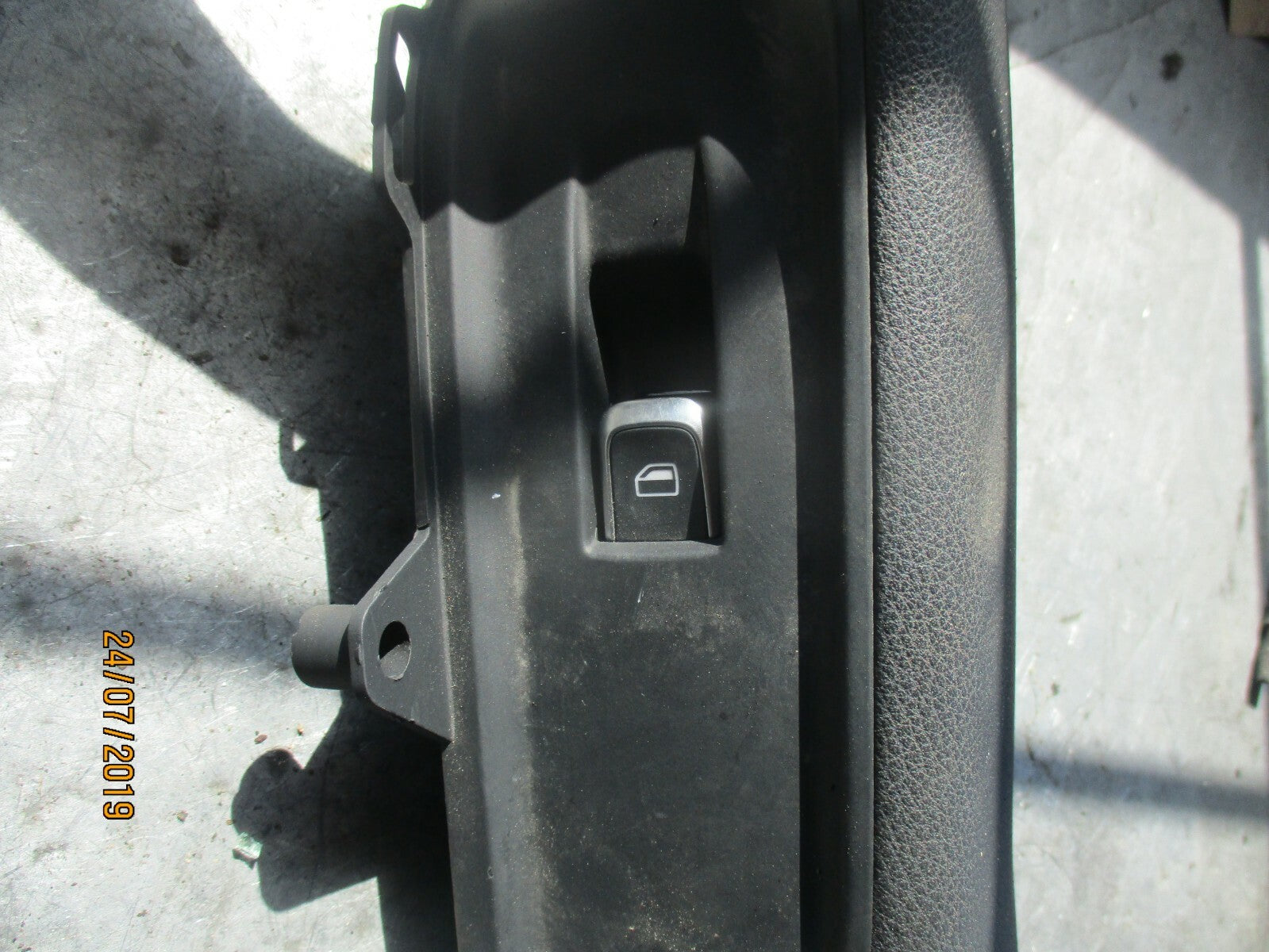 AUDI A3 8V (MK3) 1.6 TDI PASSENGER NEAR SIDE FRONT WINDOW SWITCH