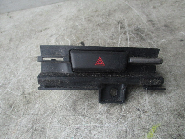 2019 MAZDA 2 MK4 HAZARD SWITCH PANEL DA6A664HO