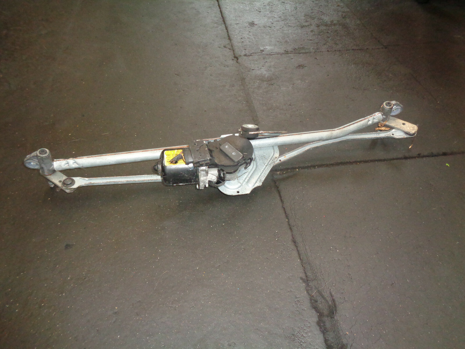 MINI COOPER R56 2009 FRONT WINDSCREEN WIPER MOTOR LINKAGES 5355304