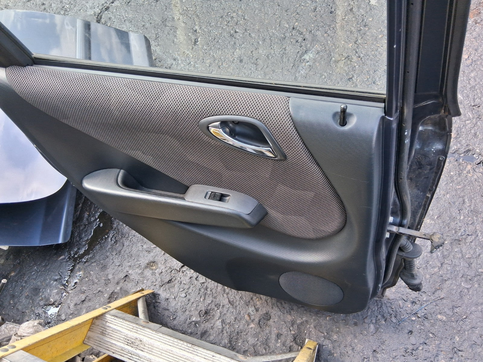 2007 HONDA JAZZ MK2 NSR PASSENGER SIDE REAR LEFT COMPLETE DOOR BLUE