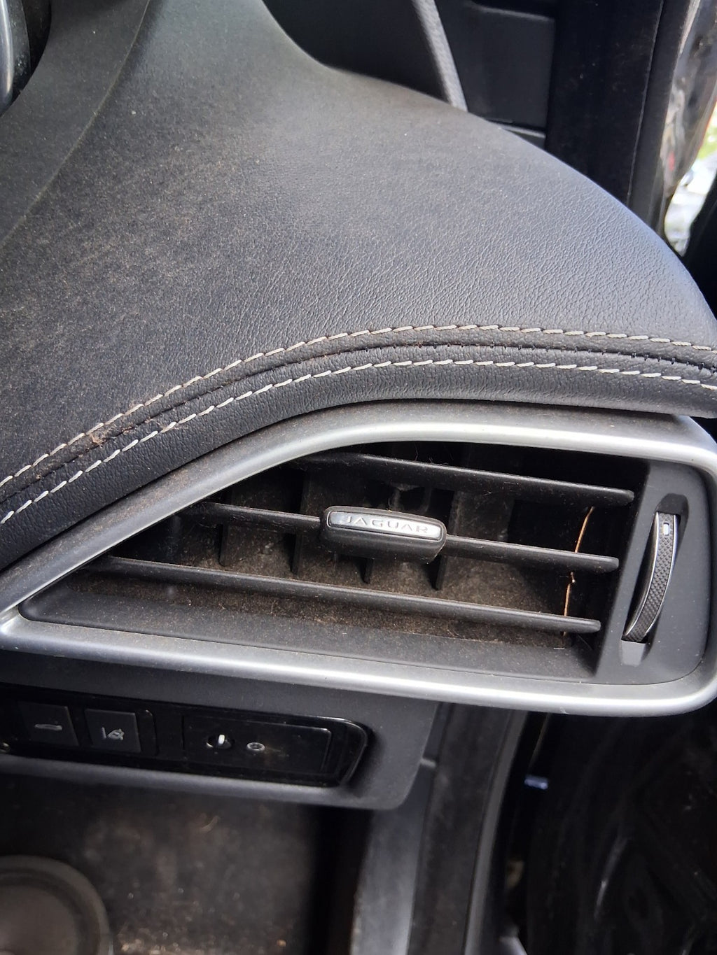 2017 JAGUAR XE OSF DRIVER SIDE FRONT RIGHT AIR VENT