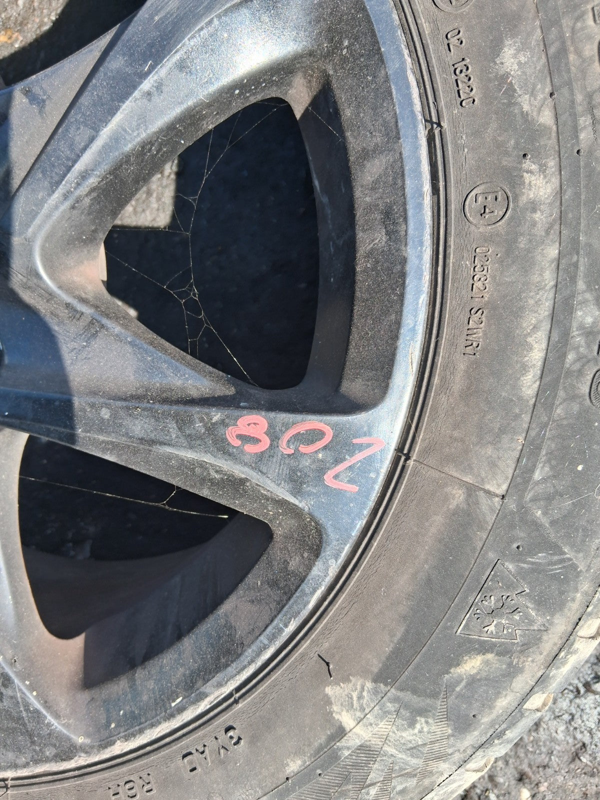 2012 PEUGEOT 208 15 INCH ALLOY WHEEL WITH TYRE 185/65R15