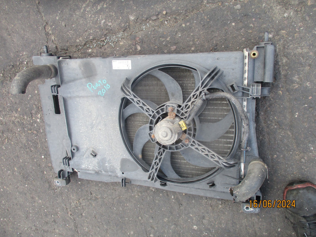 FIAT PUNTO 2010 1.4 PETROL RADIATOR RAD PACK 55700995 RP 09