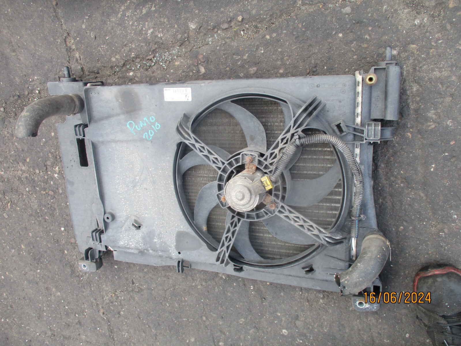 FIAT PUNTO 2010 1.4 PETROL RADIATOR RAD PACK 55700995 RP 09