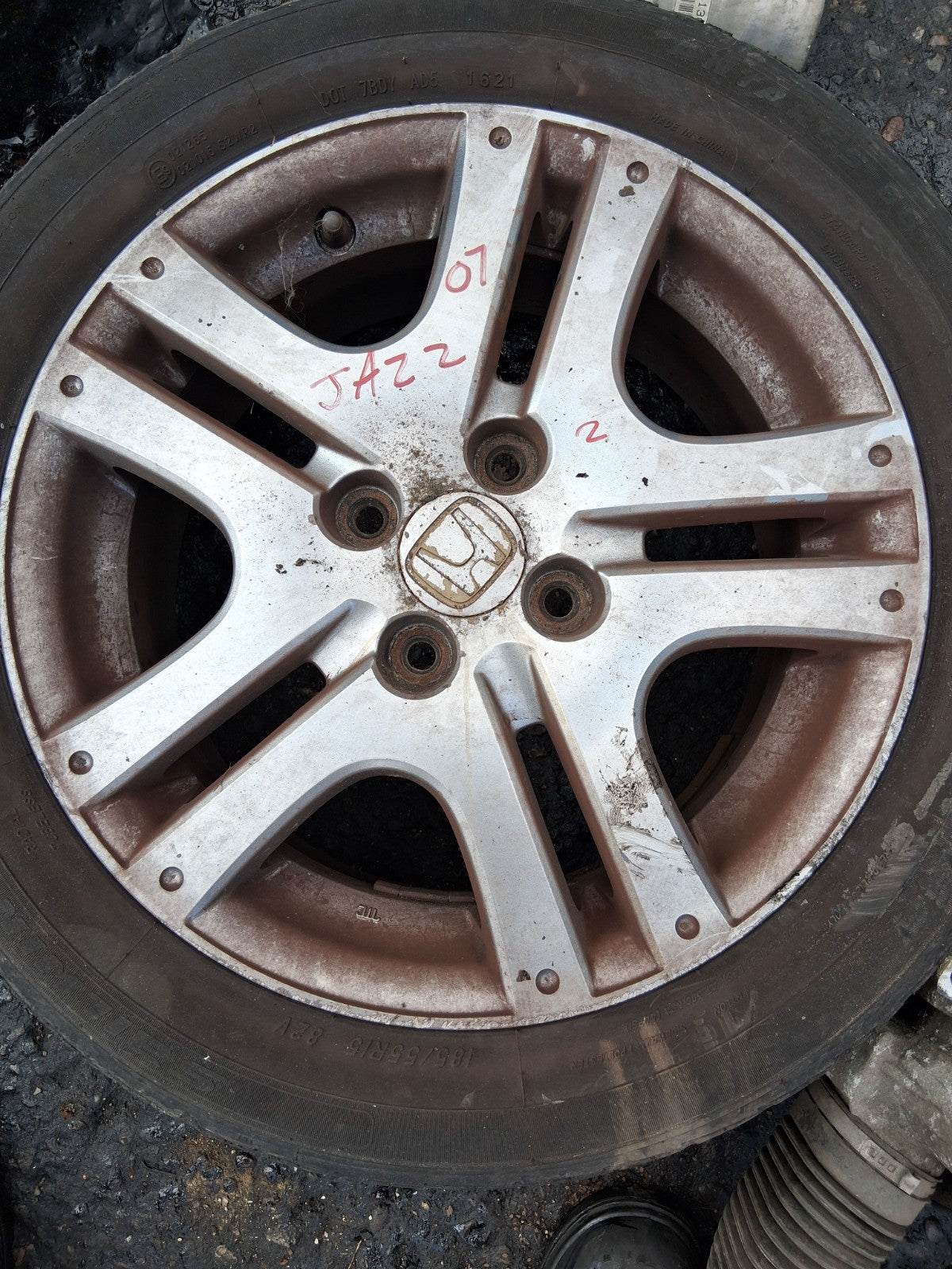 2007 HONDA JAZZ MK2 15 INCH ALLOY WHEEL WITH TYRE 185/55R15