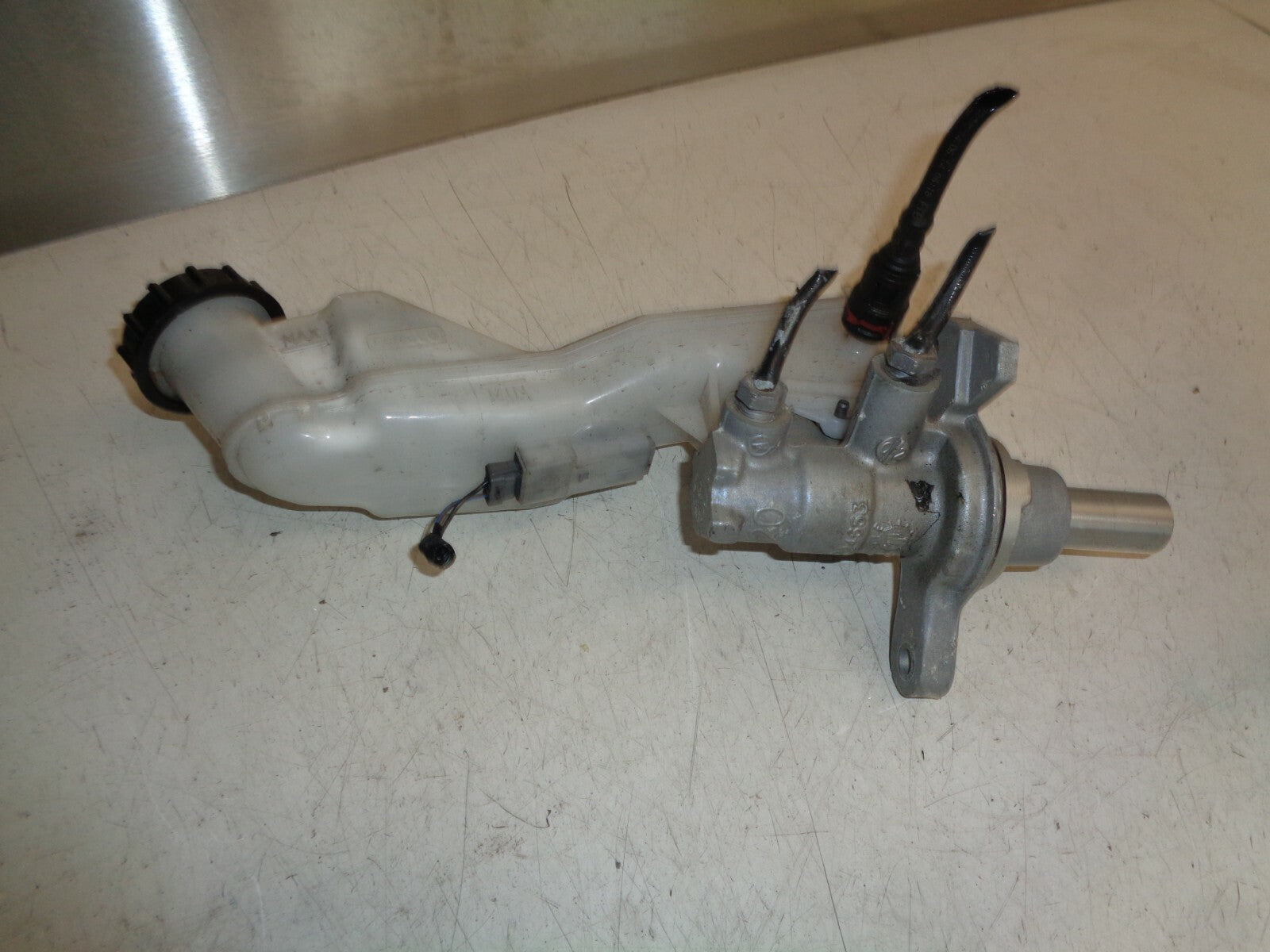 FORD FIESTA 2017 MK7 1.25 PETROL MASTER CYLINDER & RESERVOIR