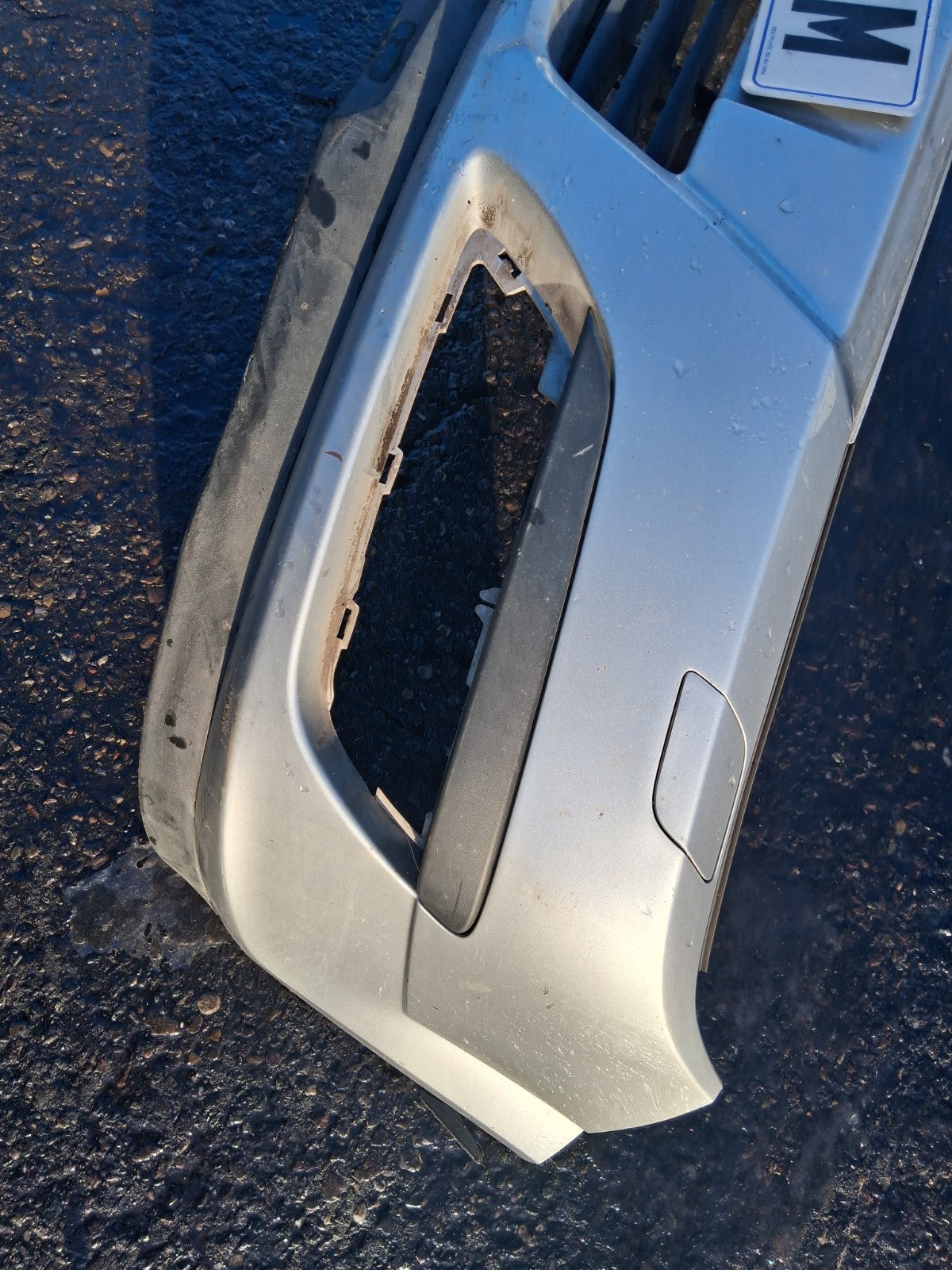 VAUXHALL ASTRA H 2006 5 DOOR FRONT BUMPER FOG LIGHT SILVER