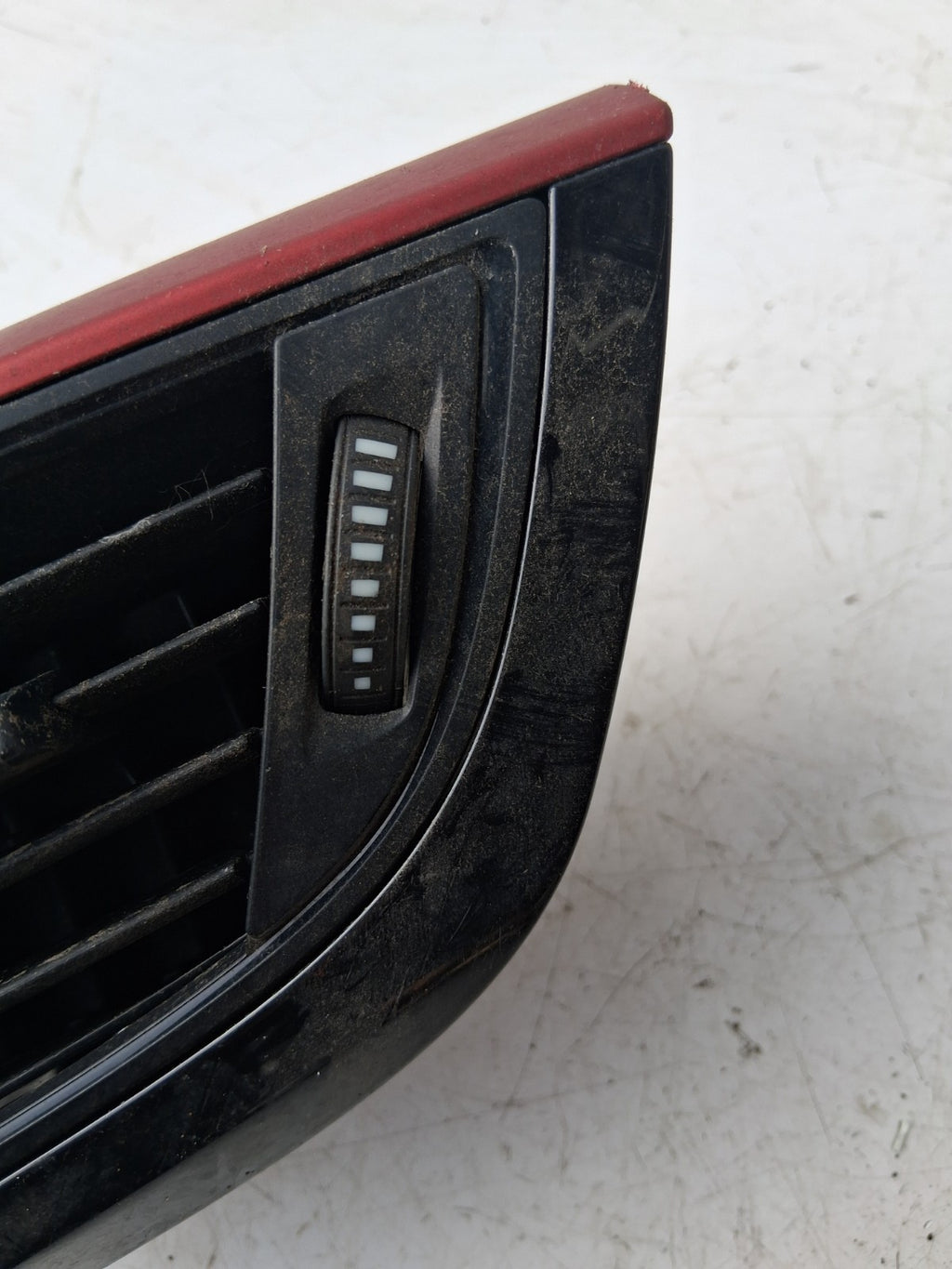 BMW 1 SERIES F20 2015 DASHBOARD AIR VENT RED 920535607