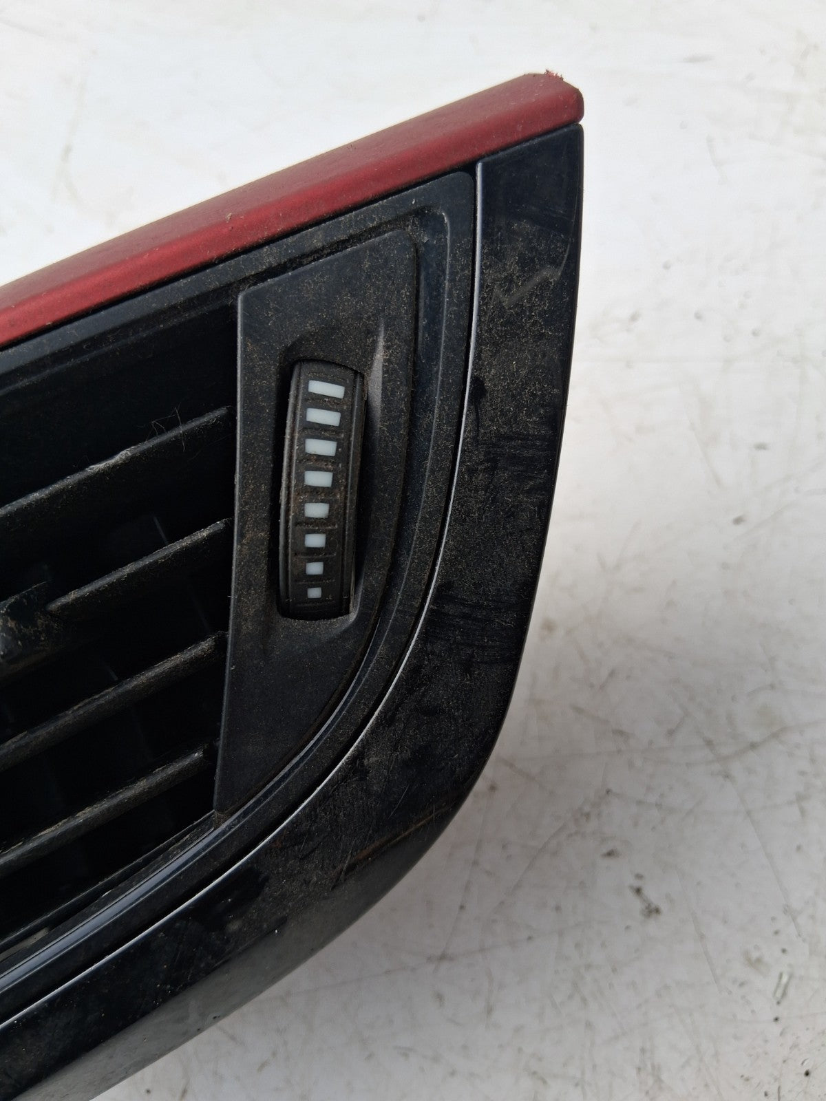 BMW 1 SERIES F20 2015 DASHBOARD AIR VENT RED 920535607