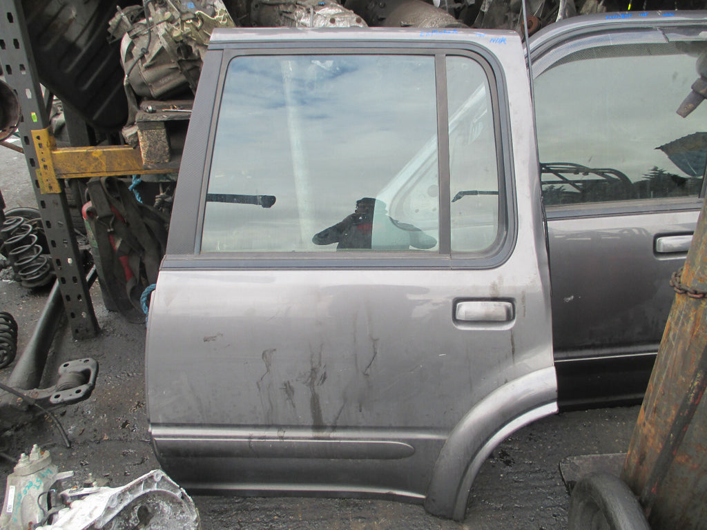 FORD EXPLORER 2000 NSR PASSENGER SIDE REAR COMPLETE DOOR PLATINUM METALLIC