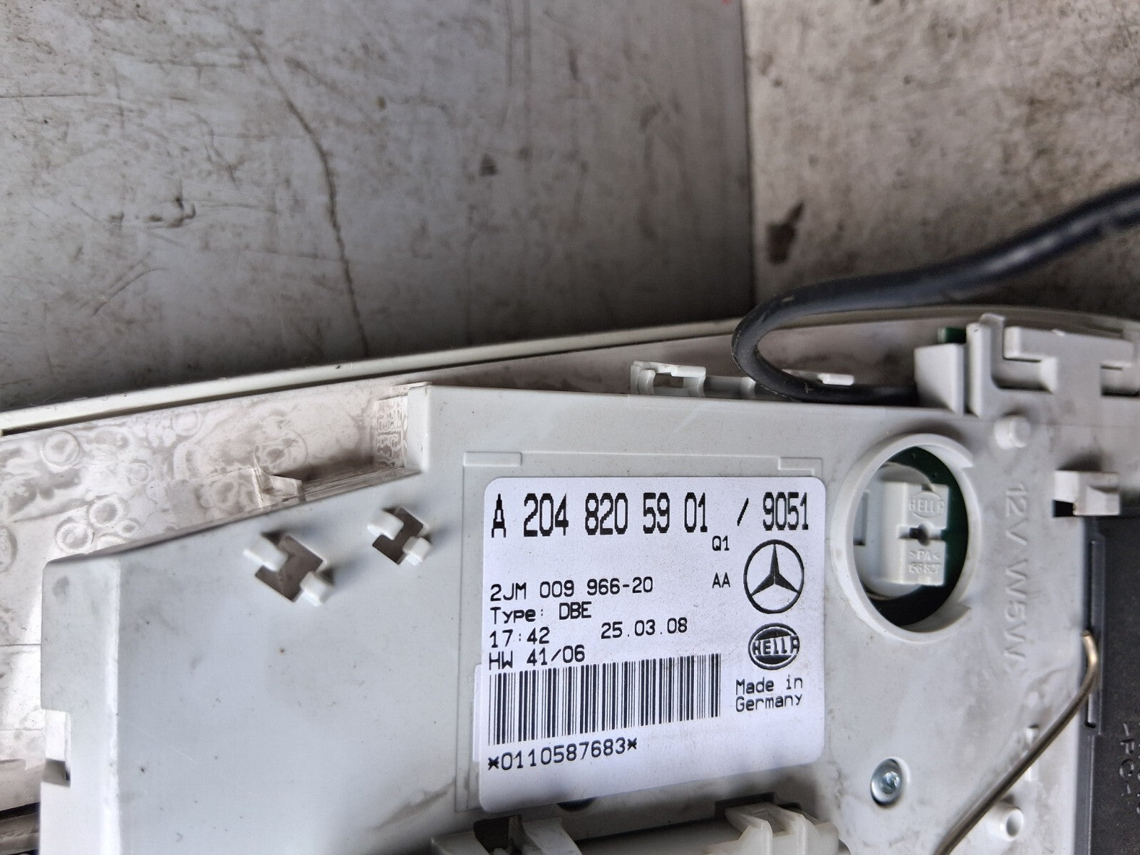 2009 MERCEDES BENZ C CLASS ESTATE INTERIOR FRONT ROOF READING LIGHT A2048205901