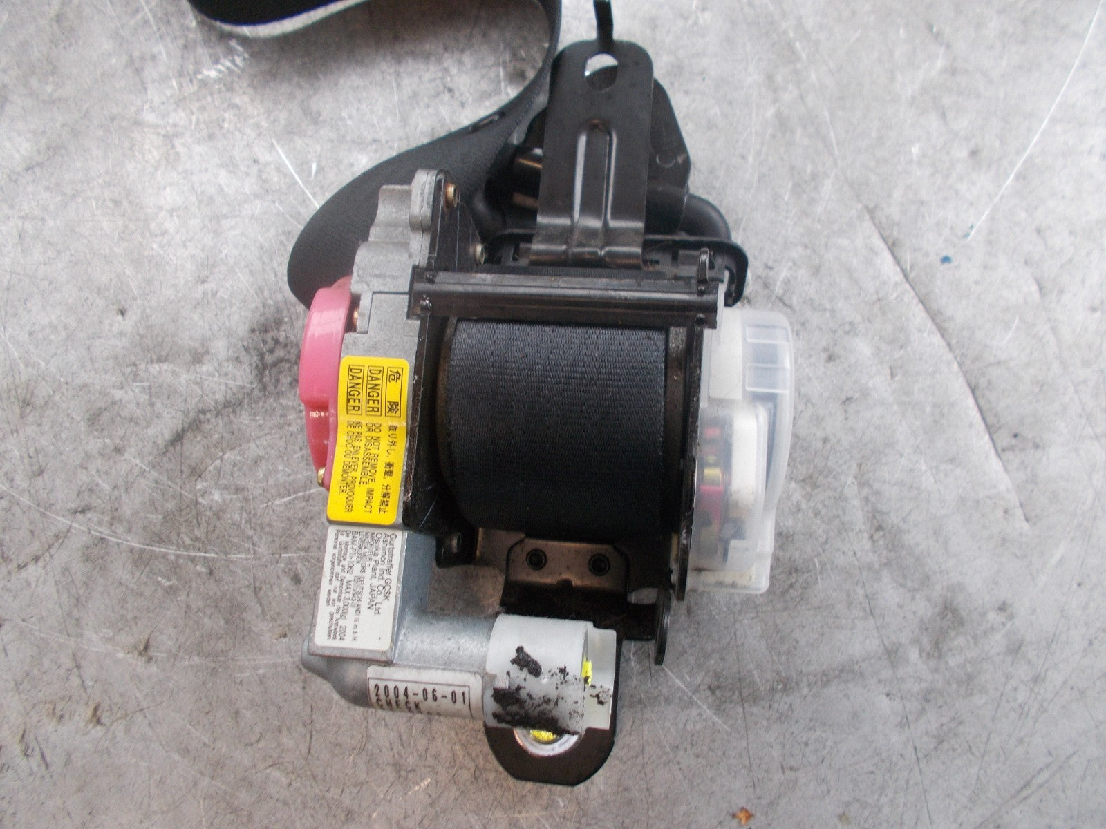 MAZDA MX5 2004 OS DRIVER SIDE PRE TENSIONED SEAT BELTS 0429137