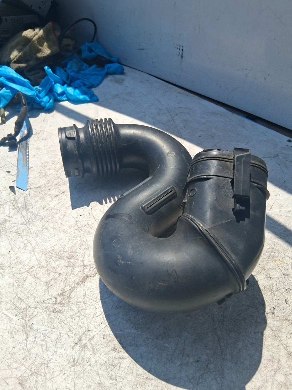 2015 VAUXHALL VIVARO AIR INTAKE PIPE HOSE 93451665