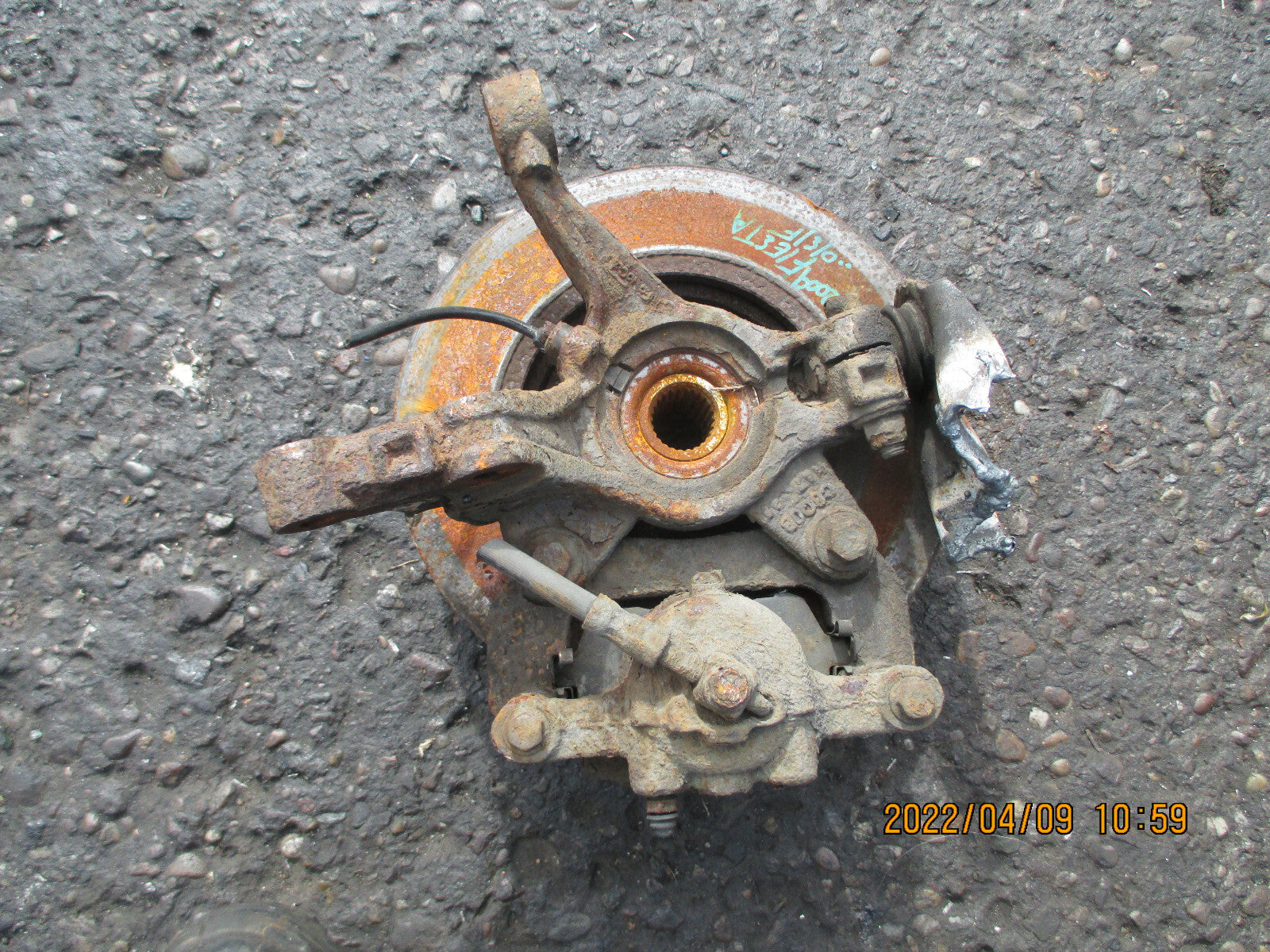 FORD FIESTA MK7 2009 1.25 PETROL OSF DRIVER SIDE FRONT WHEEL HUB