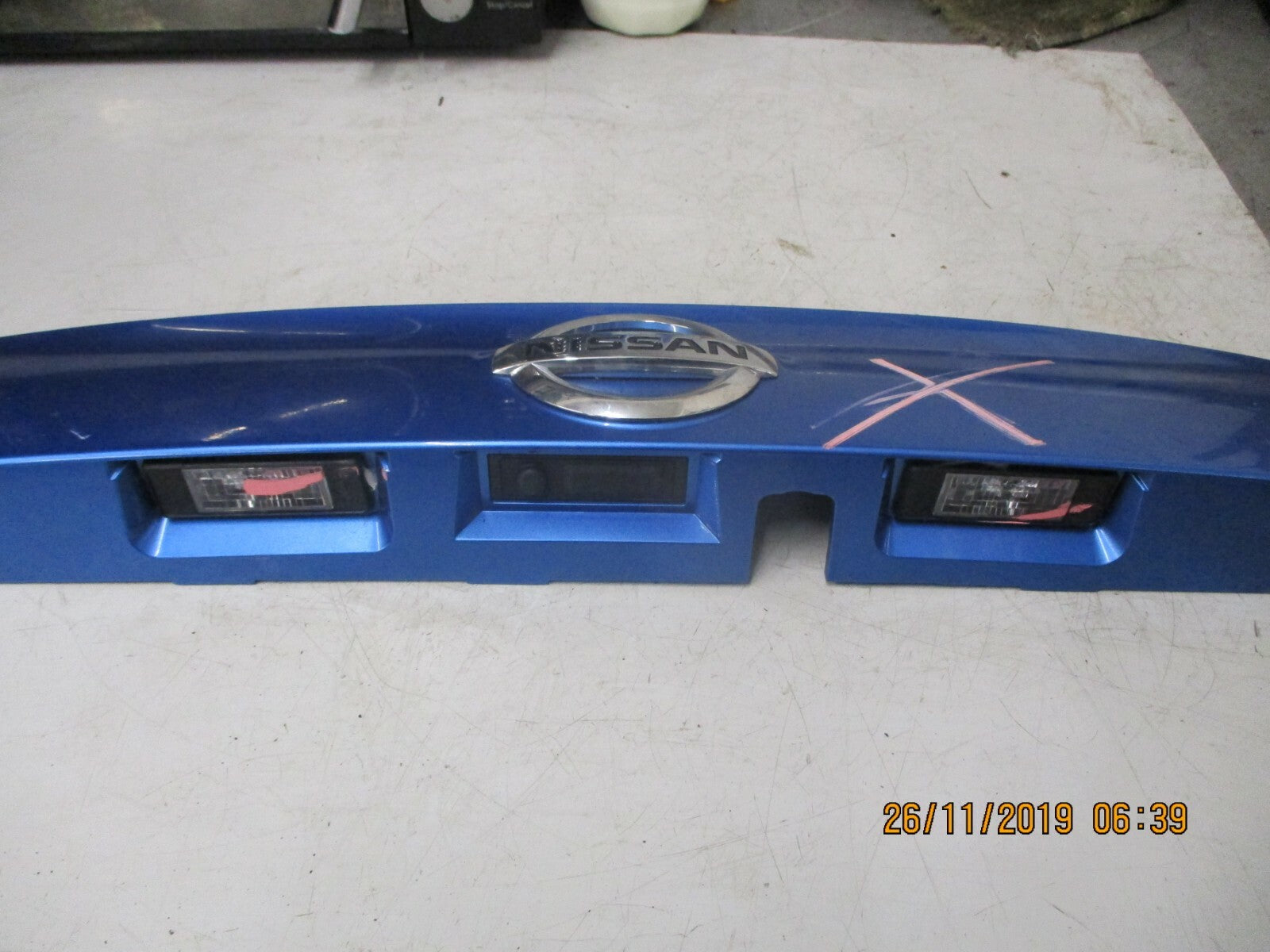 NISSAN QASHQAI J11 2018 REAR BOOT AILGATE PLINTH TRIM PANEL MICRO SWITCH BLUE