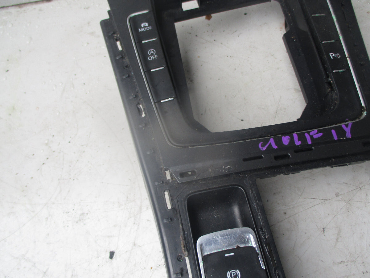 VW GOLF MK7 2018 CENTRE CONSOLE HANDBRAKE PARKING SWITCH & SURRONDING TRIM