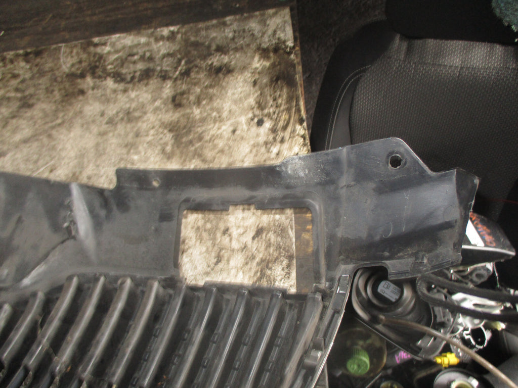 SKODA FABIA 2007 FRONT BUMPER GRILLE 5J0853668A