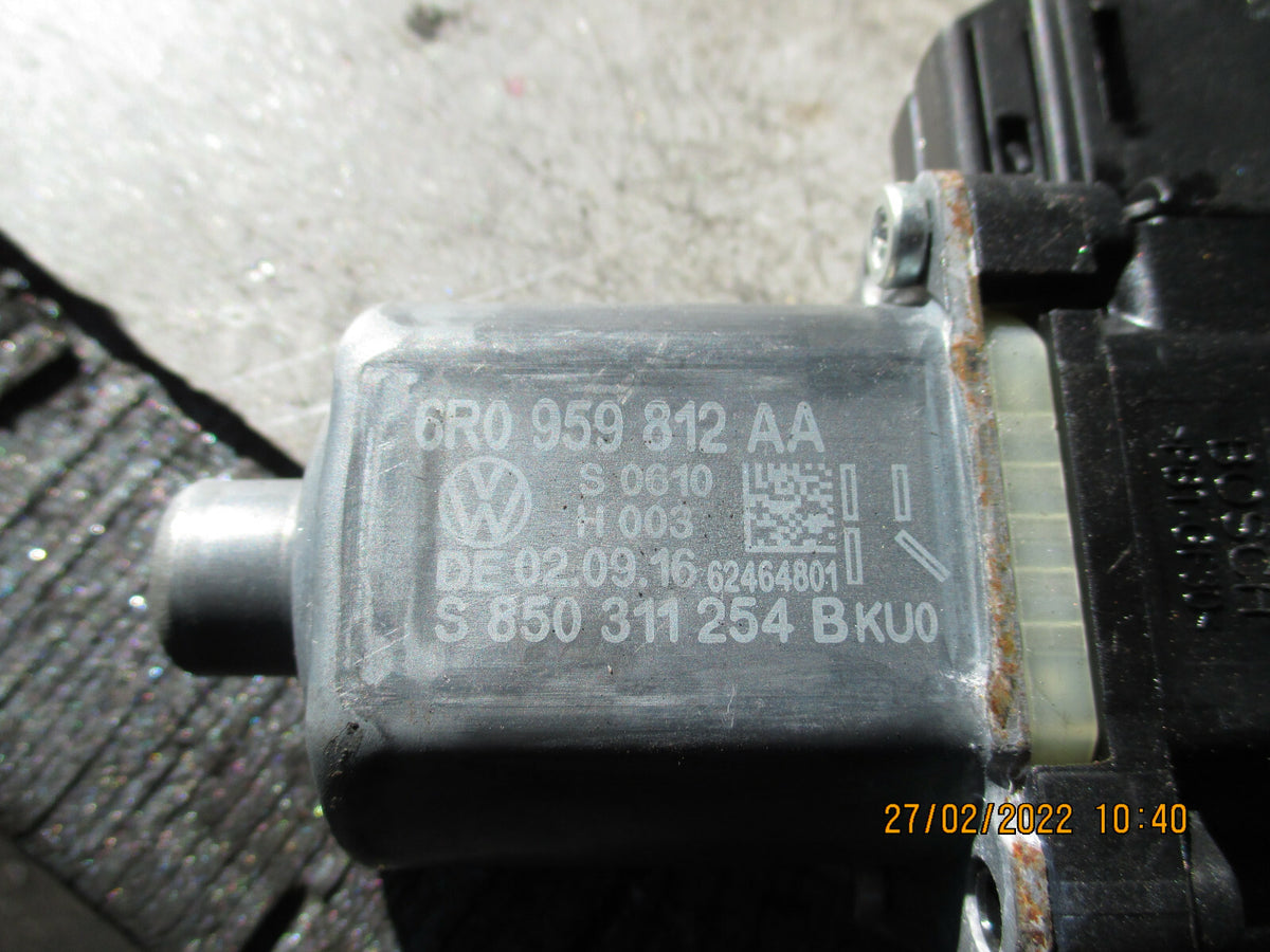 VOLKSWAGEN POLO 2017 MK6 OSR REAR DRIVER SIDE WINDOW REGULATOR MOTOR 6R0959812