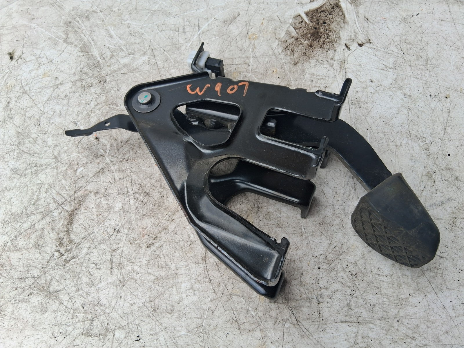 2021 MERCEDES BENZ SPRINTER W907 2.0 DIESEL BRAKE PEDAL ASSEMBLY A9102902300