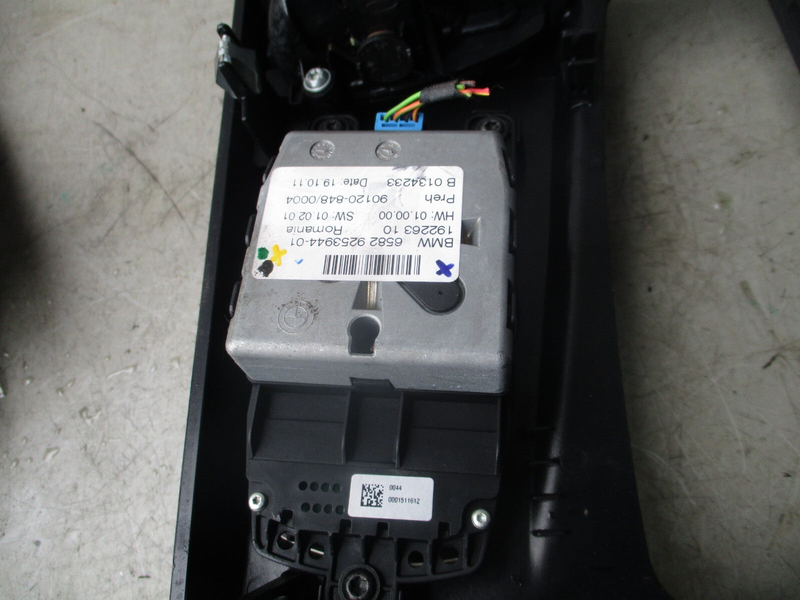 2017 BMW CENTRE CONSOLE CUP HOLDER 51169206401 (ref s)