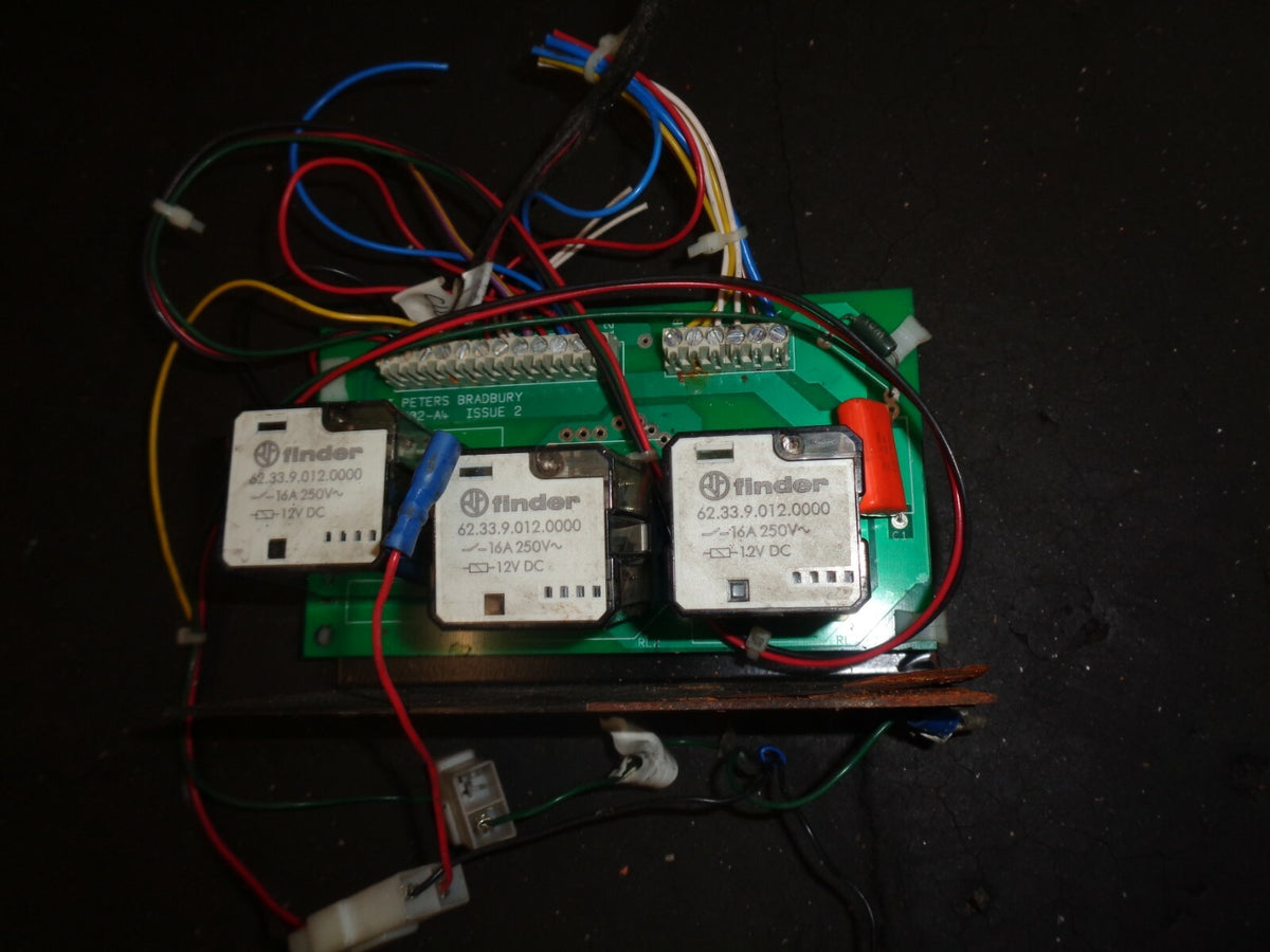 OPTARE ALERO PARTY BUS 2003 FUSE & RELAYS BOARD MODULE