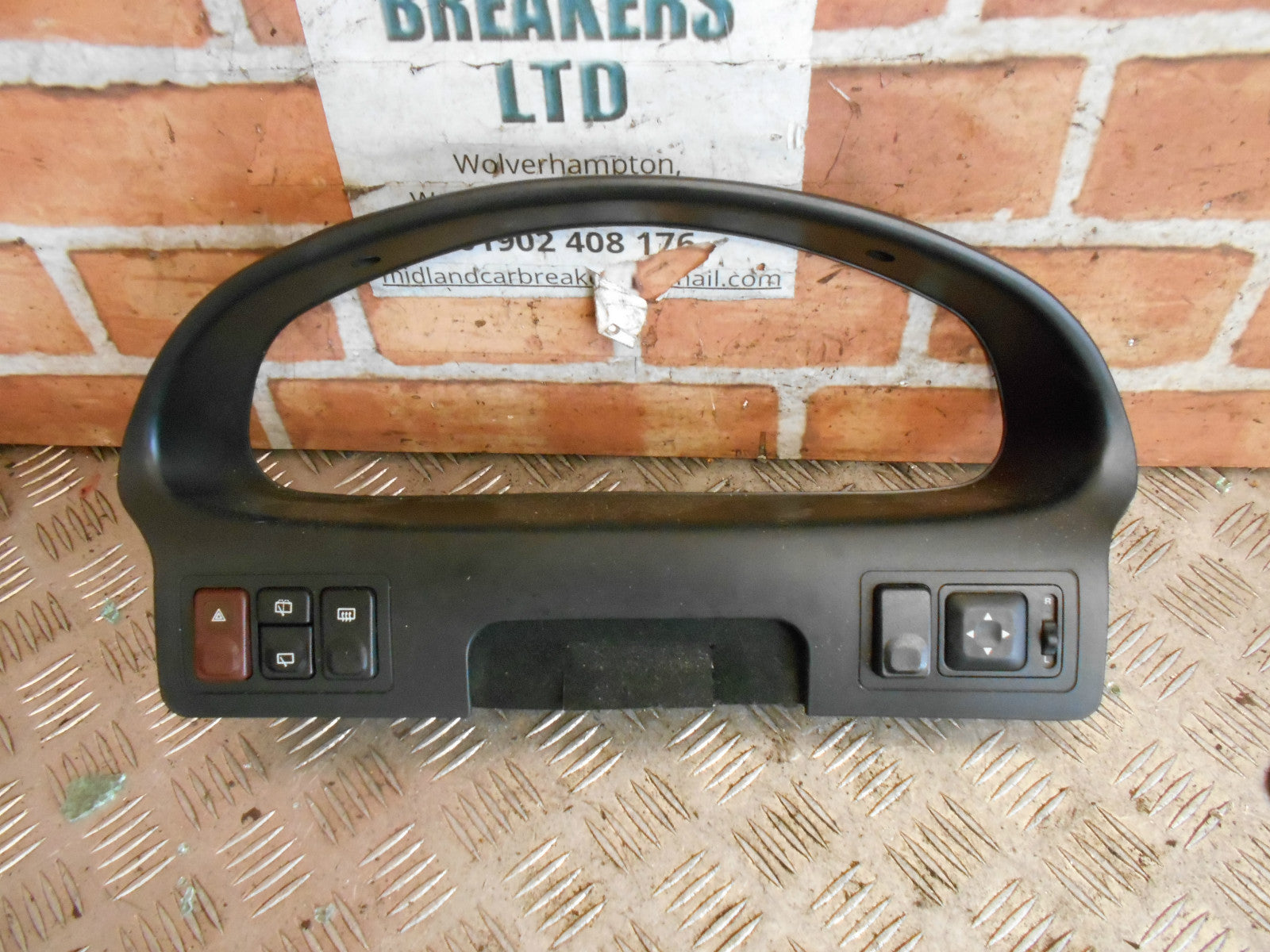 KIA SPORTAGE MK1 2003 SPEEDO CLOCKS SURROUND HAZARD MIRROR WASHER SWITCH