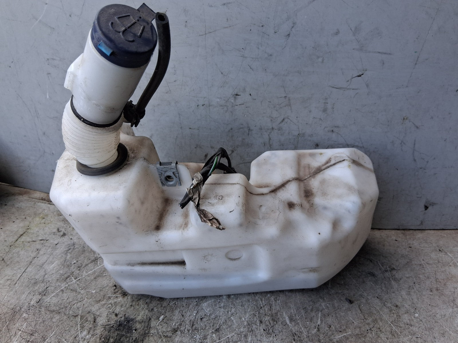 2021 PEUGEOT BOXER MK3 FRONT WINDSCREEN WASHER BOTTLE RESERVOIR