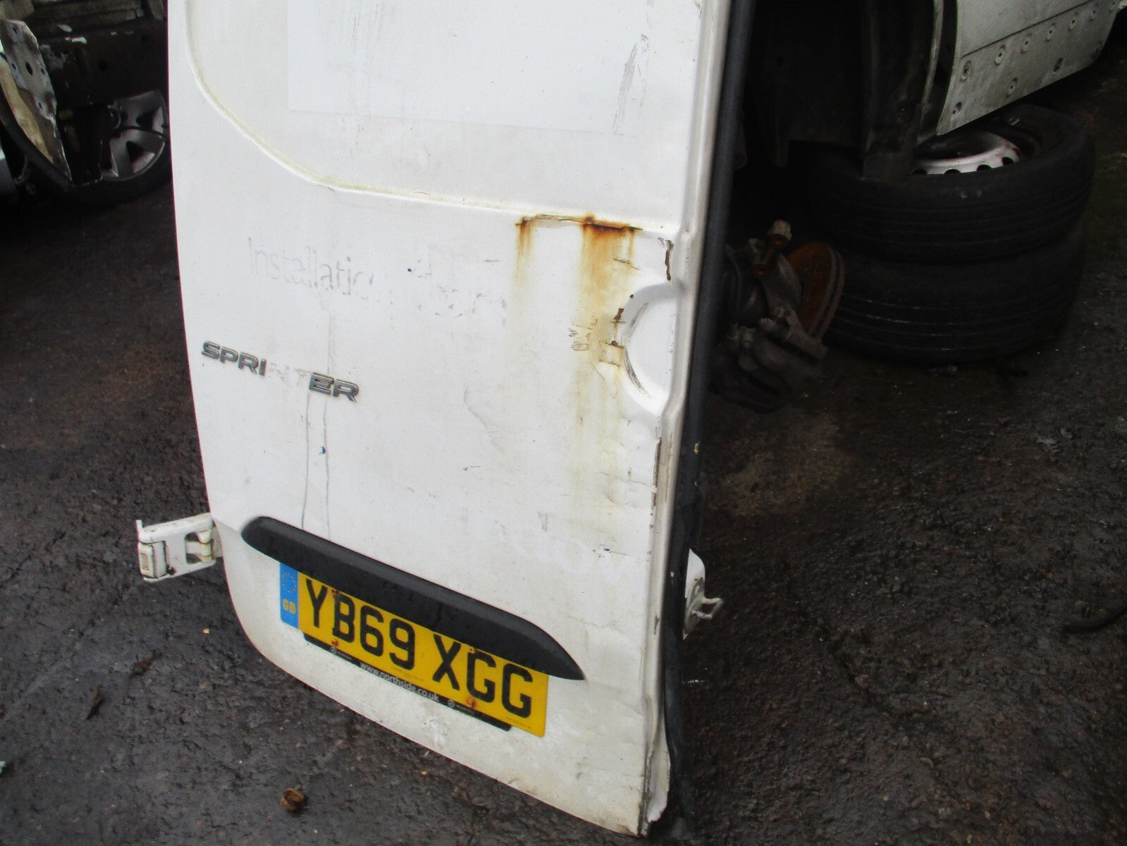 2019 MERCEDES BENZ SPRINTER W907 NSR PASSENGER SIDE REAR DOOR WHITE HAS DENTS