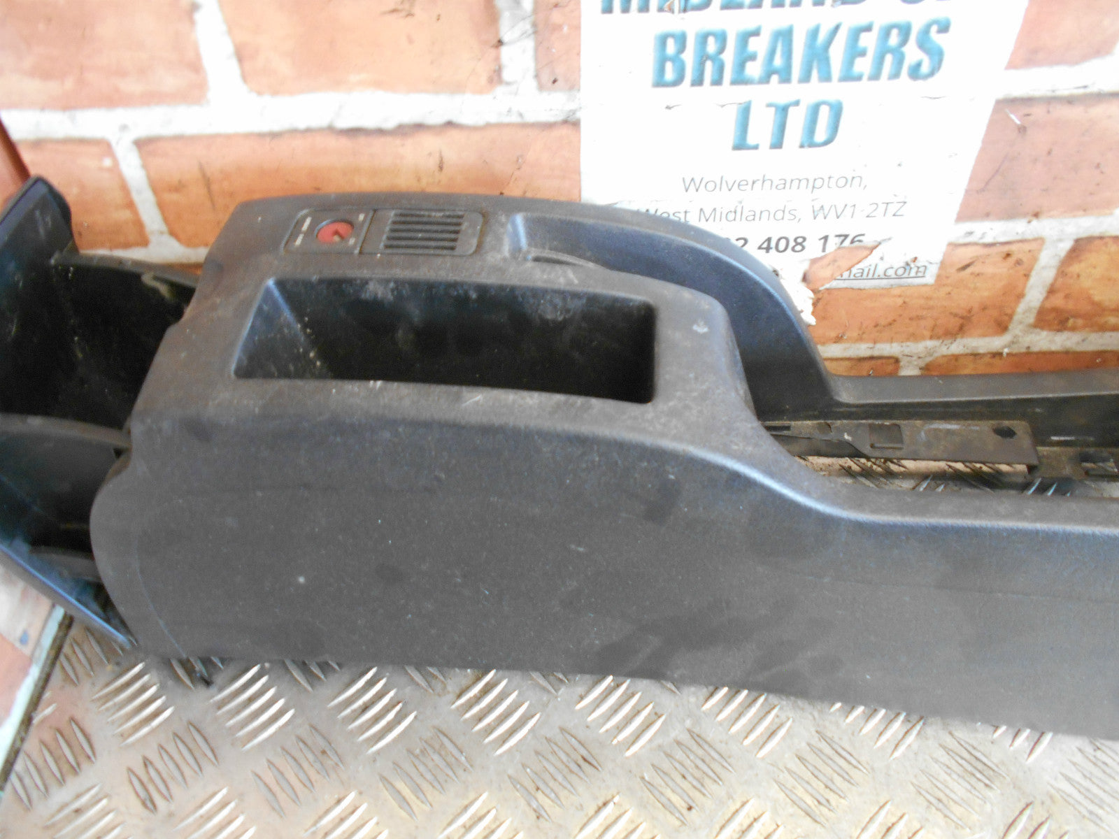 PEUGEOT 307 2003 CENTRE CONSOLE PLASTIC TRIM HANDBRAKE SURROUND 9634496677
