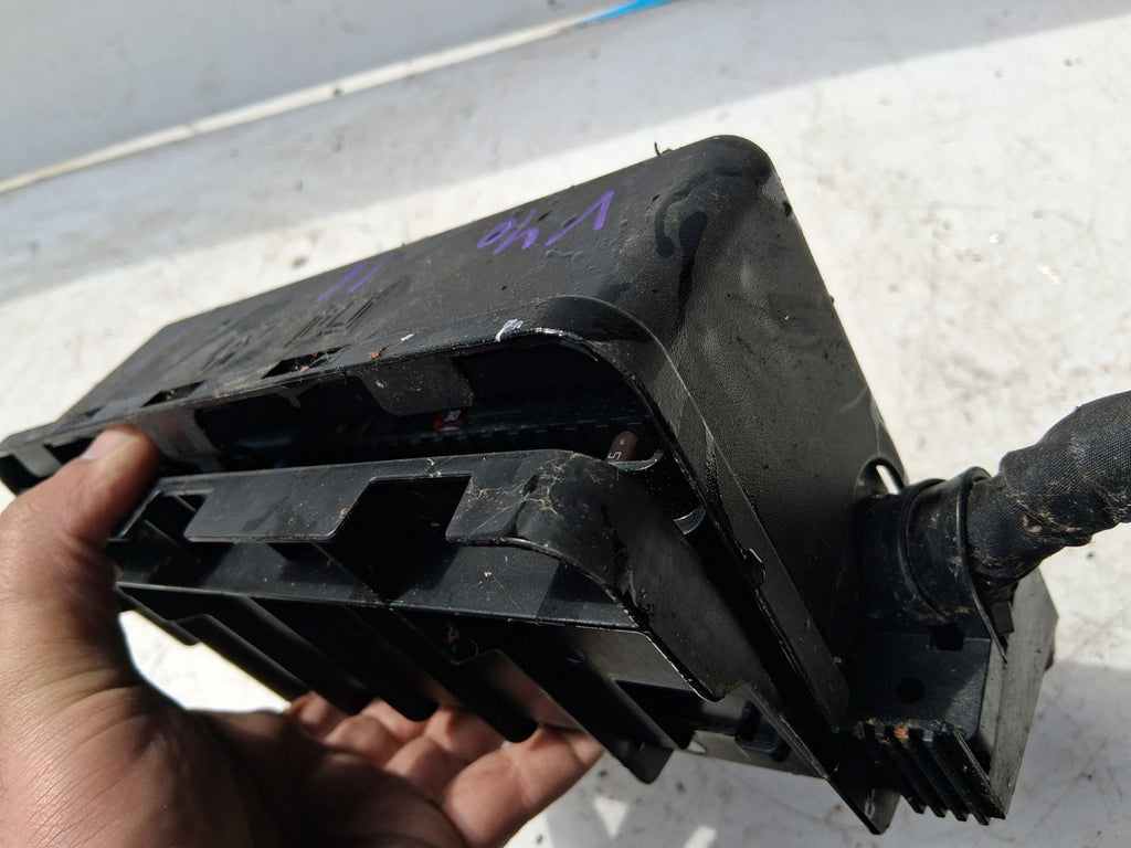 2016 VOLVO V40 1.6 DIESEL FUSE BOX RELAY ASSEMBLY