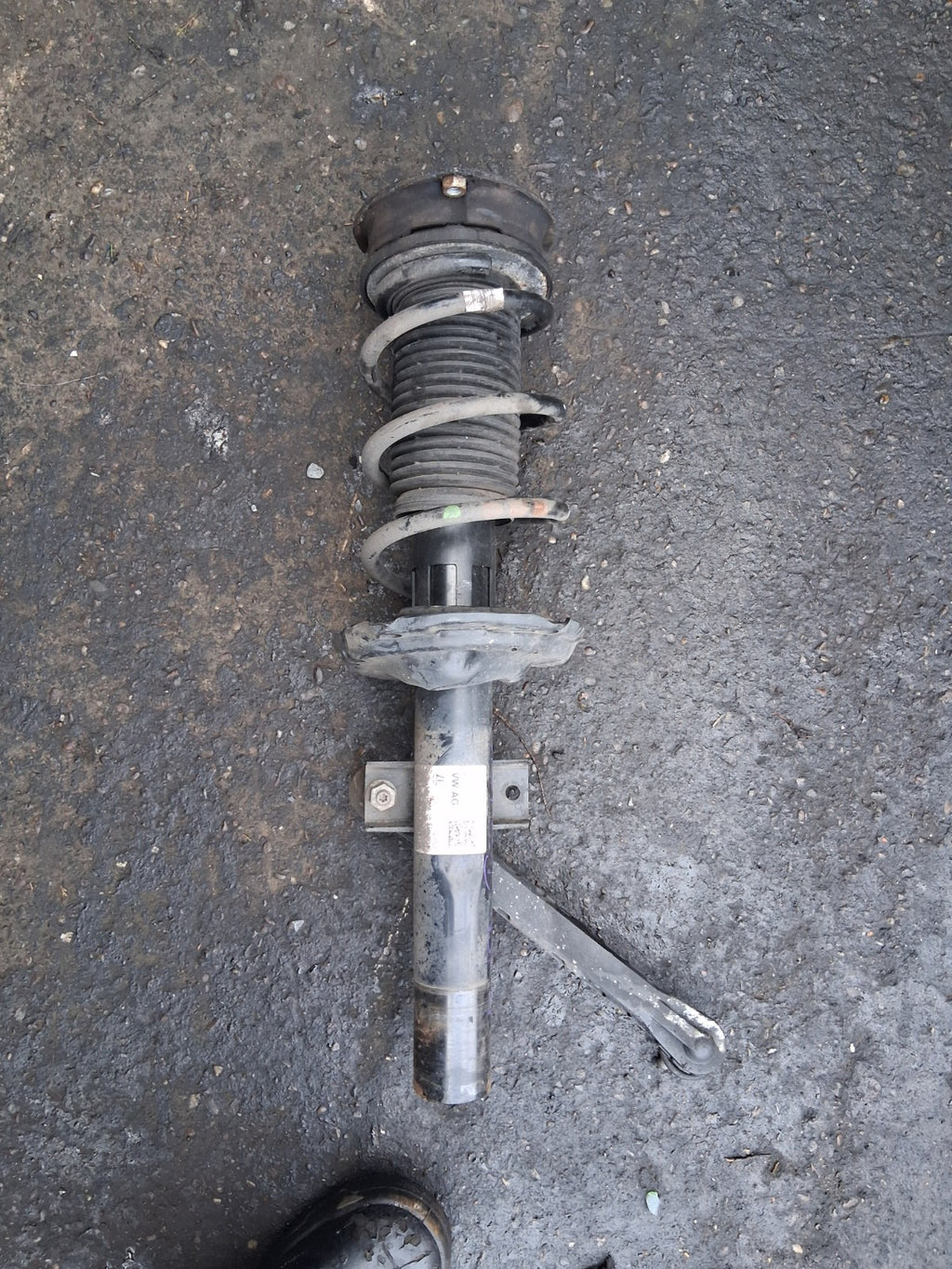 2024 AUDI A1 S LINE MK2 1.0 PETROL NSF PASSENGER SIDE FRONT LEFT SHOCK ABSORBER