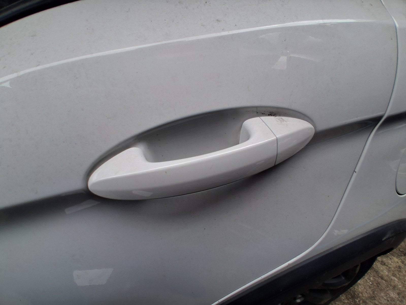 2018 FORD KA + PLUS MK3 HATCHBACK NSR PASSENGER SIDE REAR DOOR HANDLE WHITE