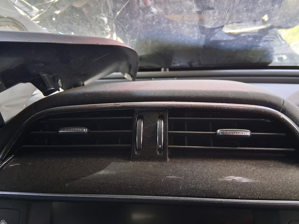 2017 JAGUAR XE FRONT DASHBOARD CENTRE AIR VENT