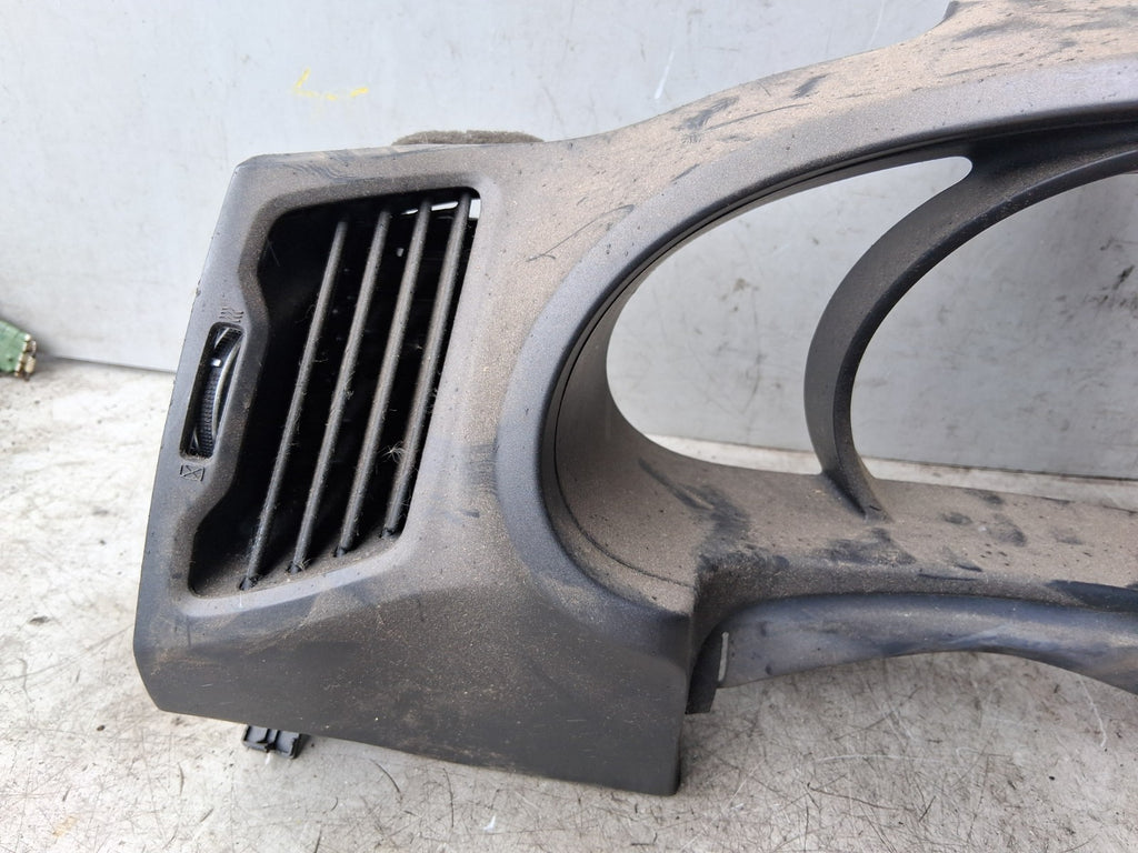 KIA SPORTAGE MK3 2012 FRONT DASHBOARD CENTRE AIR VENT TRIM PANEL