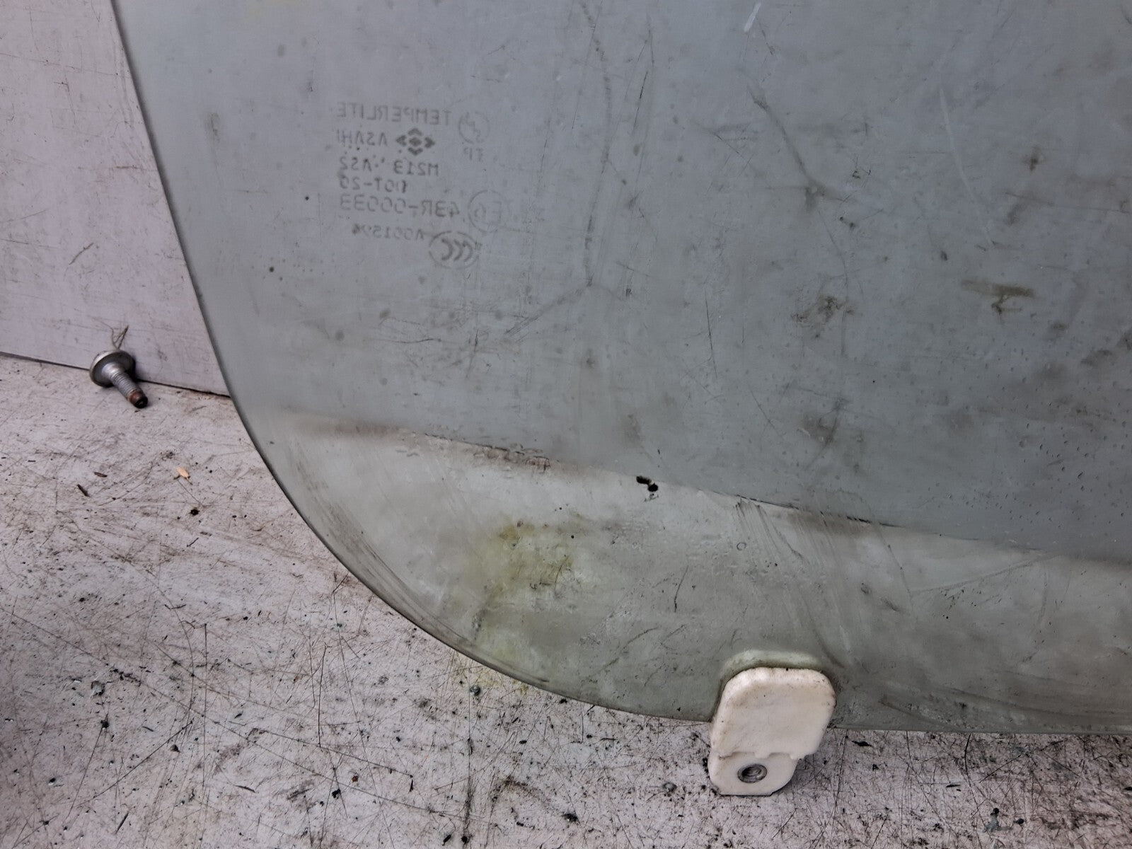 2008 MITSUBISHI OUTLANDER MK2 OSF DRIVER SIDE FRONT RIGHT WINDOW GLASS 43R00033