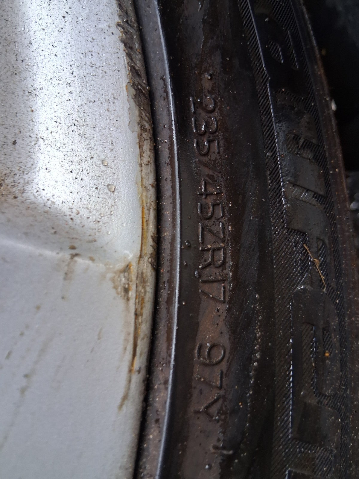 2006 VW VOLKSWAGEN PASSAT B6 17 INCH ALLOY WHEEL WITH TYRE 235/45R17