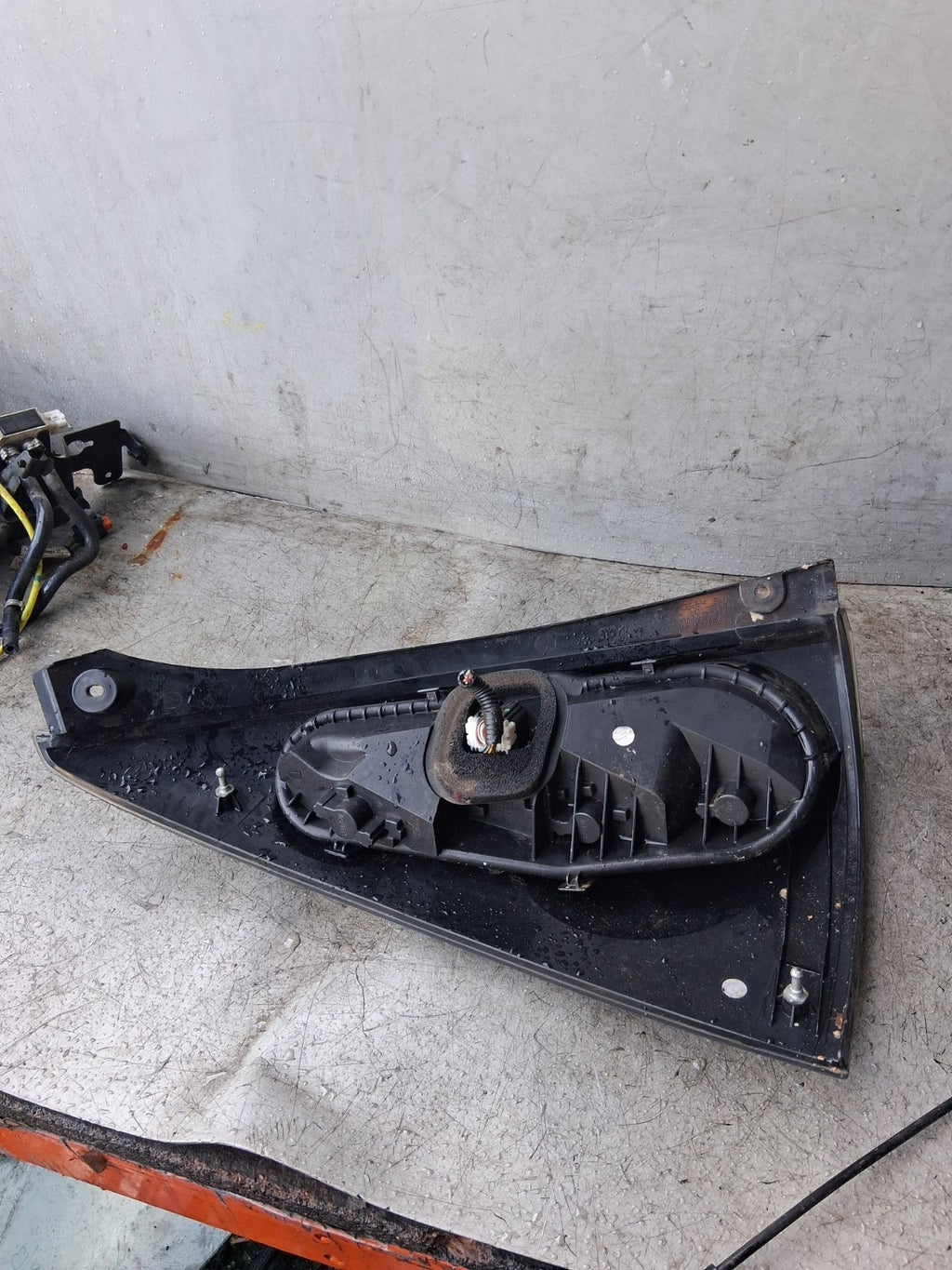 2008 PEUGEOT 108 NSR PASSENGER SIDE REAR LEFT TAIL LIGHT