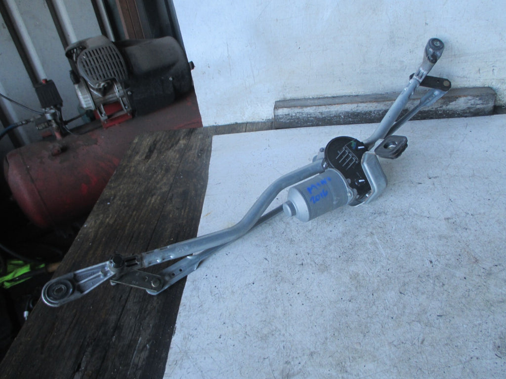 BMW MINI CLUBMAN F54 2016 FRONT WINDSCREEN WIPER MOTOR LINKAGES 7354290