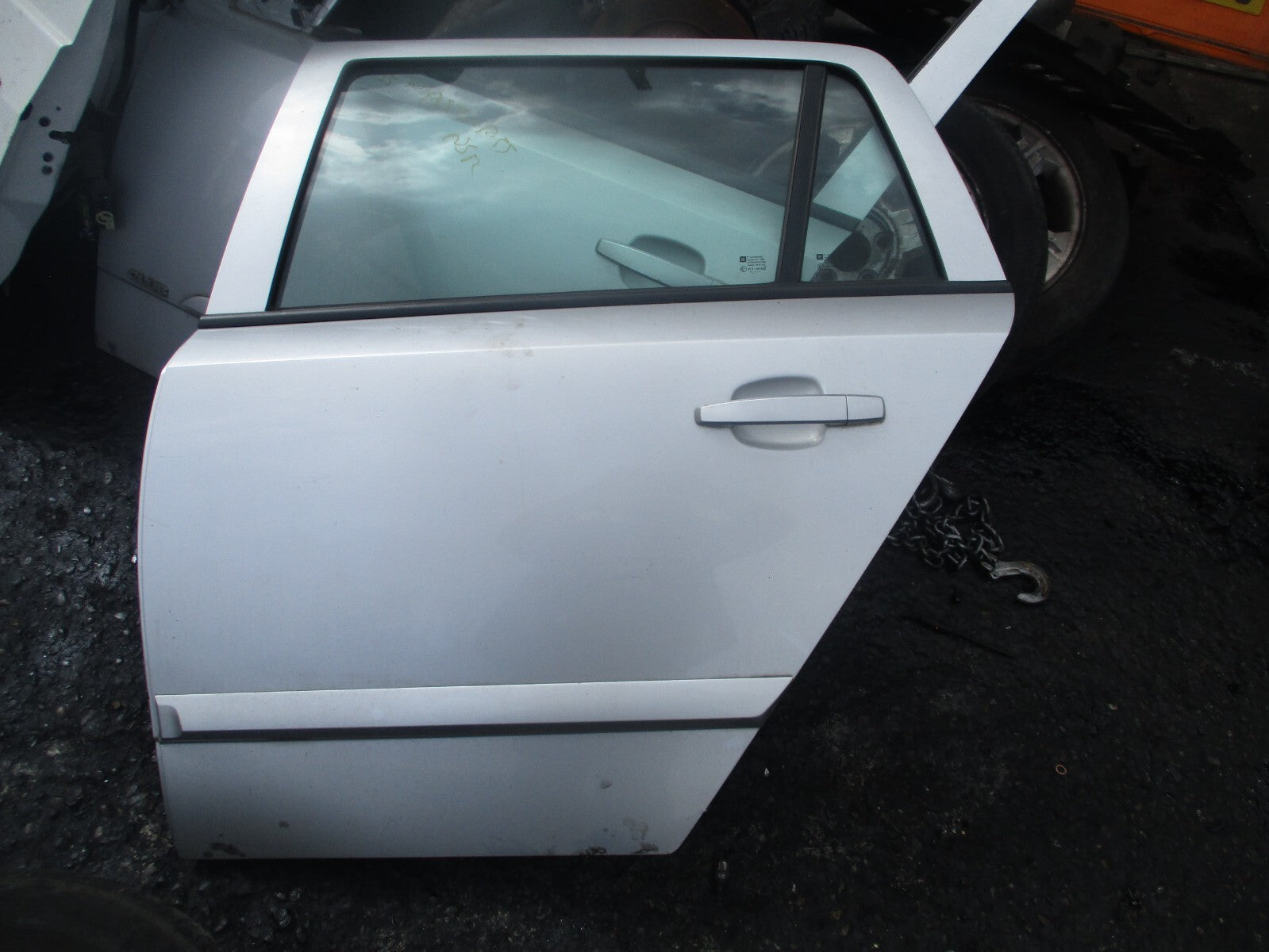 2005 VAUXHALL ASTRA H ESTATE NSR PASSENGER SIDE REAR COMPLETE DOOR SILVER Z157