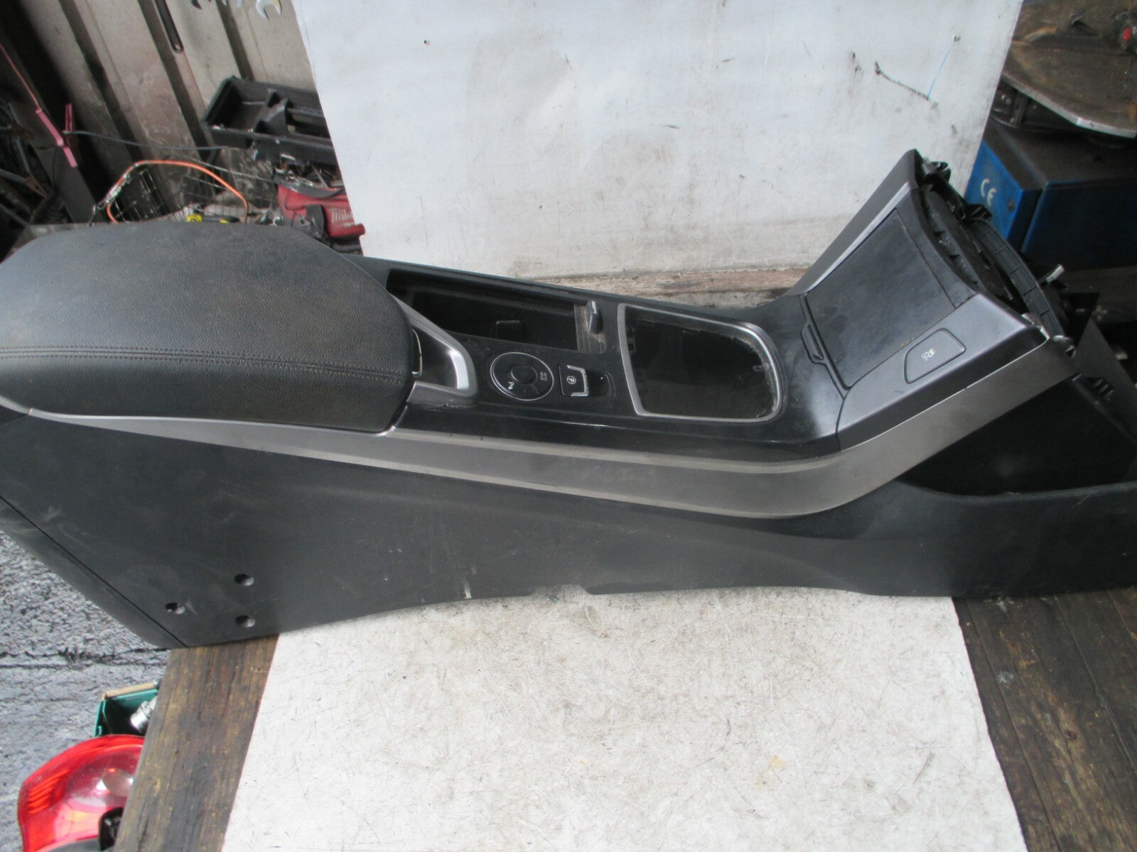 HYUNDAI I40 2012 MK1 ESTATE CENTRE CONSOLE ARMREST