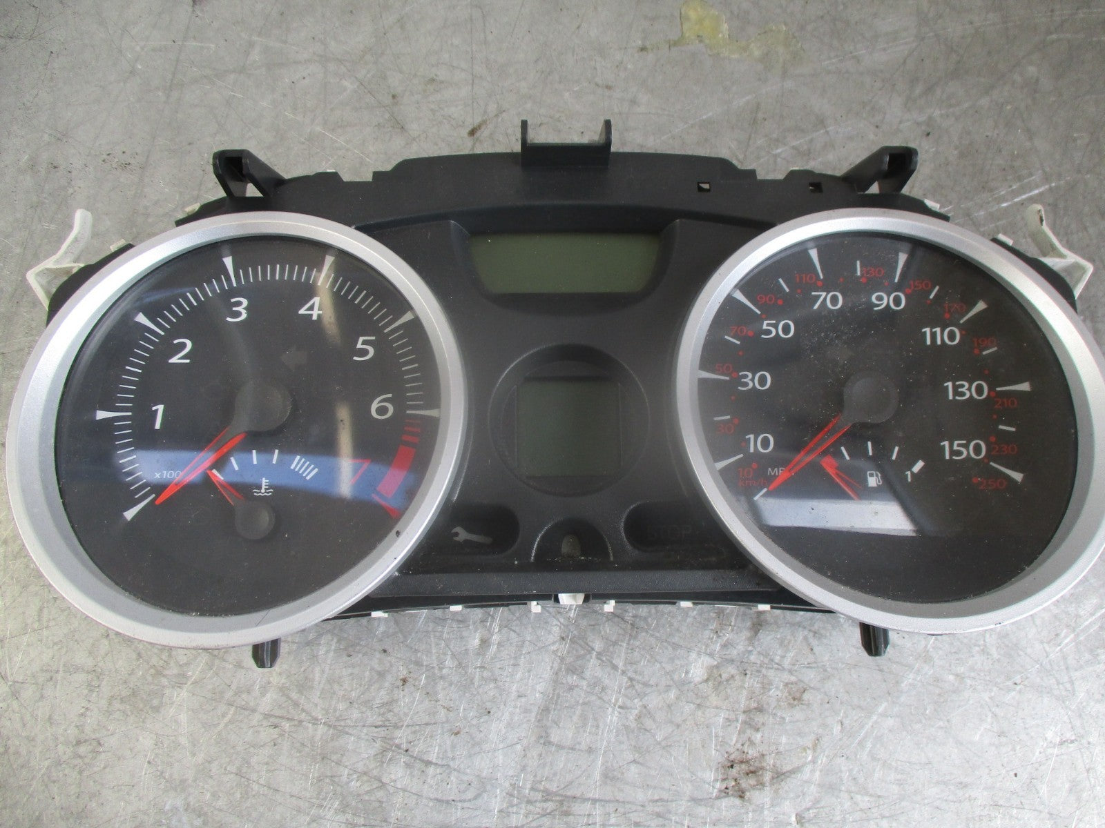 2005 RENAULT MEGANE 1.6 PETROL SPEEDOMETER SPEEDO INSTRUMENT CLOCKS 8200793127